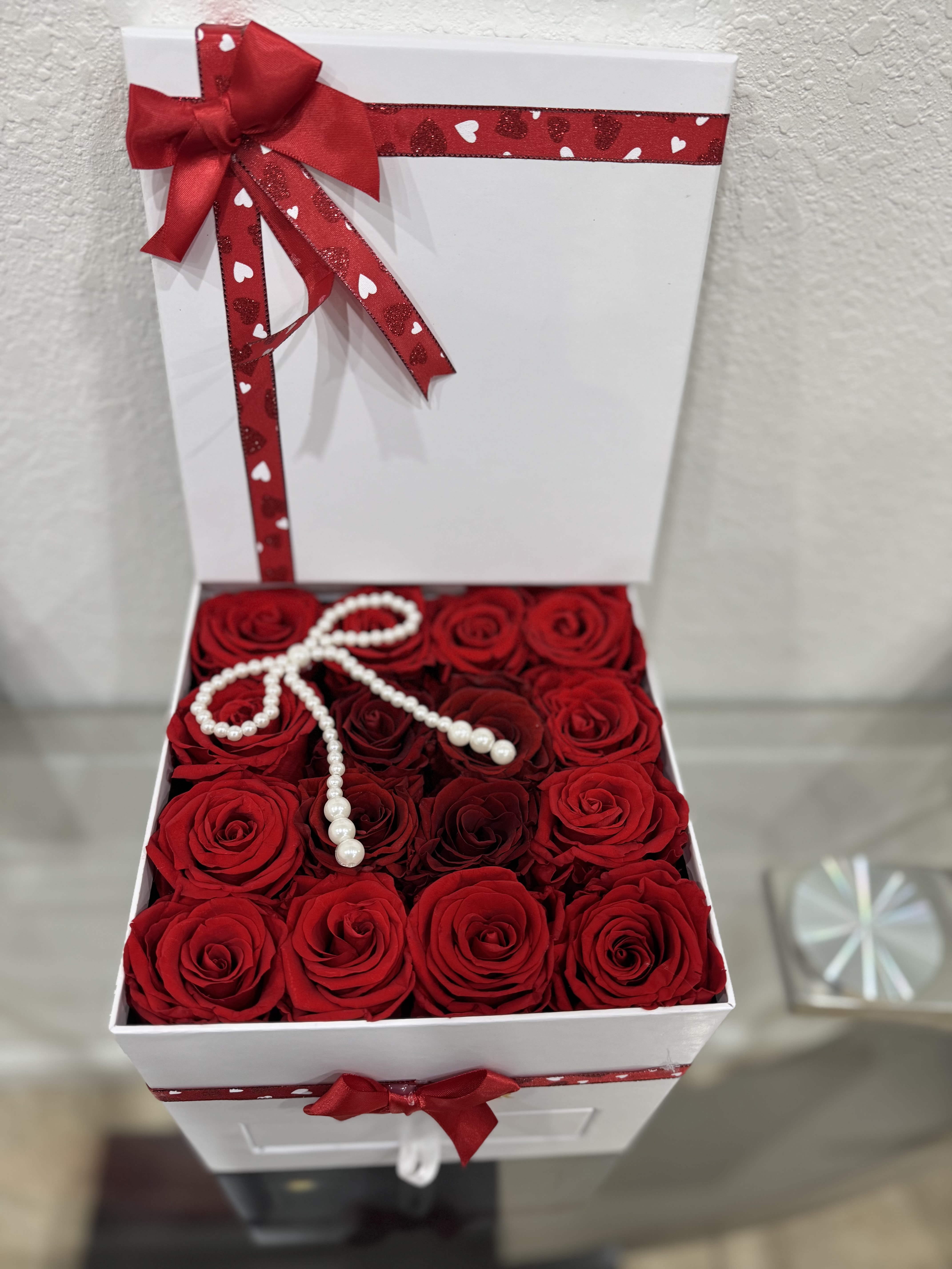 Lazos love  - Box the roses red 