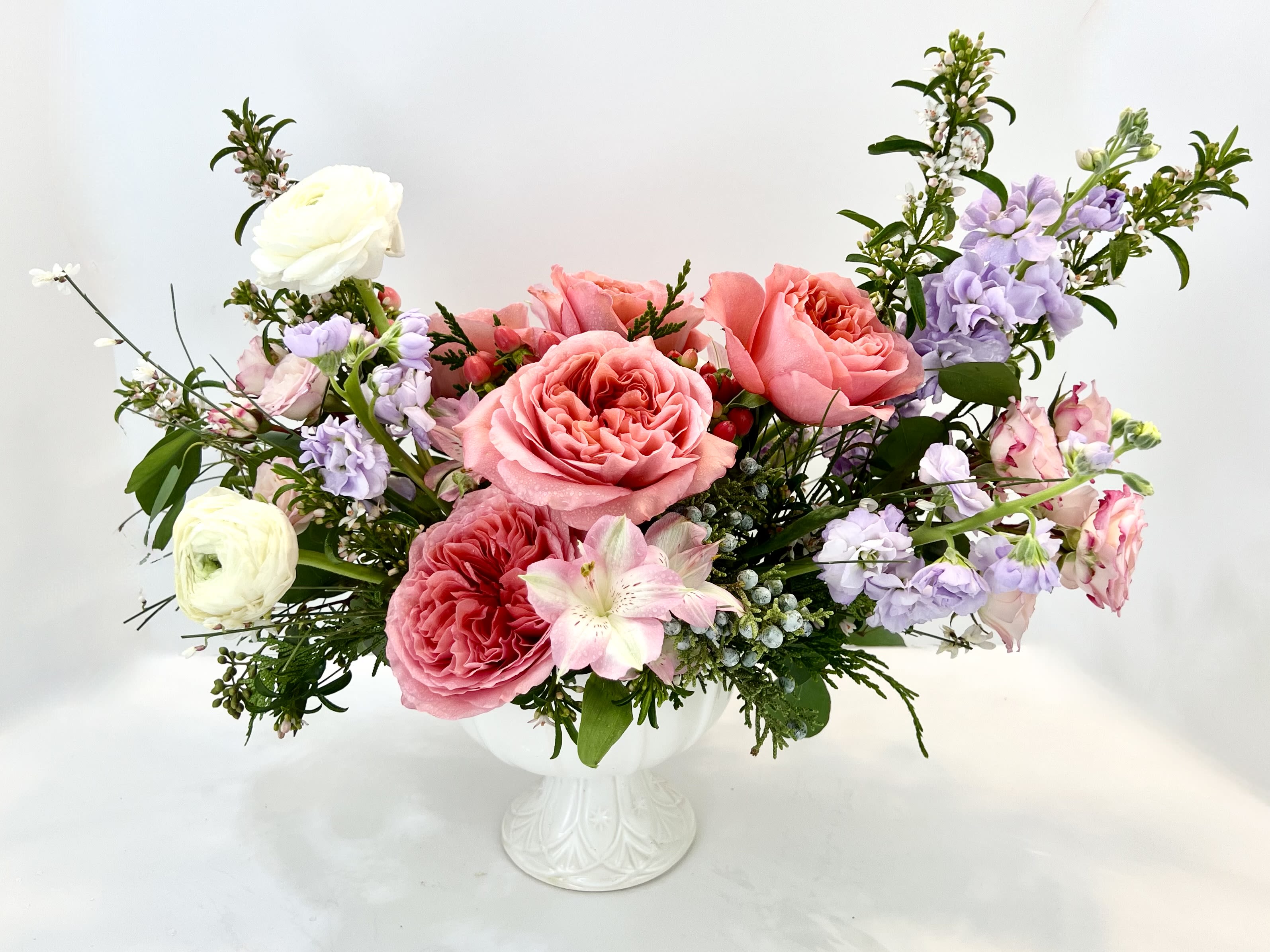 Peaches &amp; Cream - This Modern Compote is perfect as a gift for your sweetheart, a centerpiece for dinner, or a pick me up to the office.  You can't go wrong with this stunning mix of blooms!