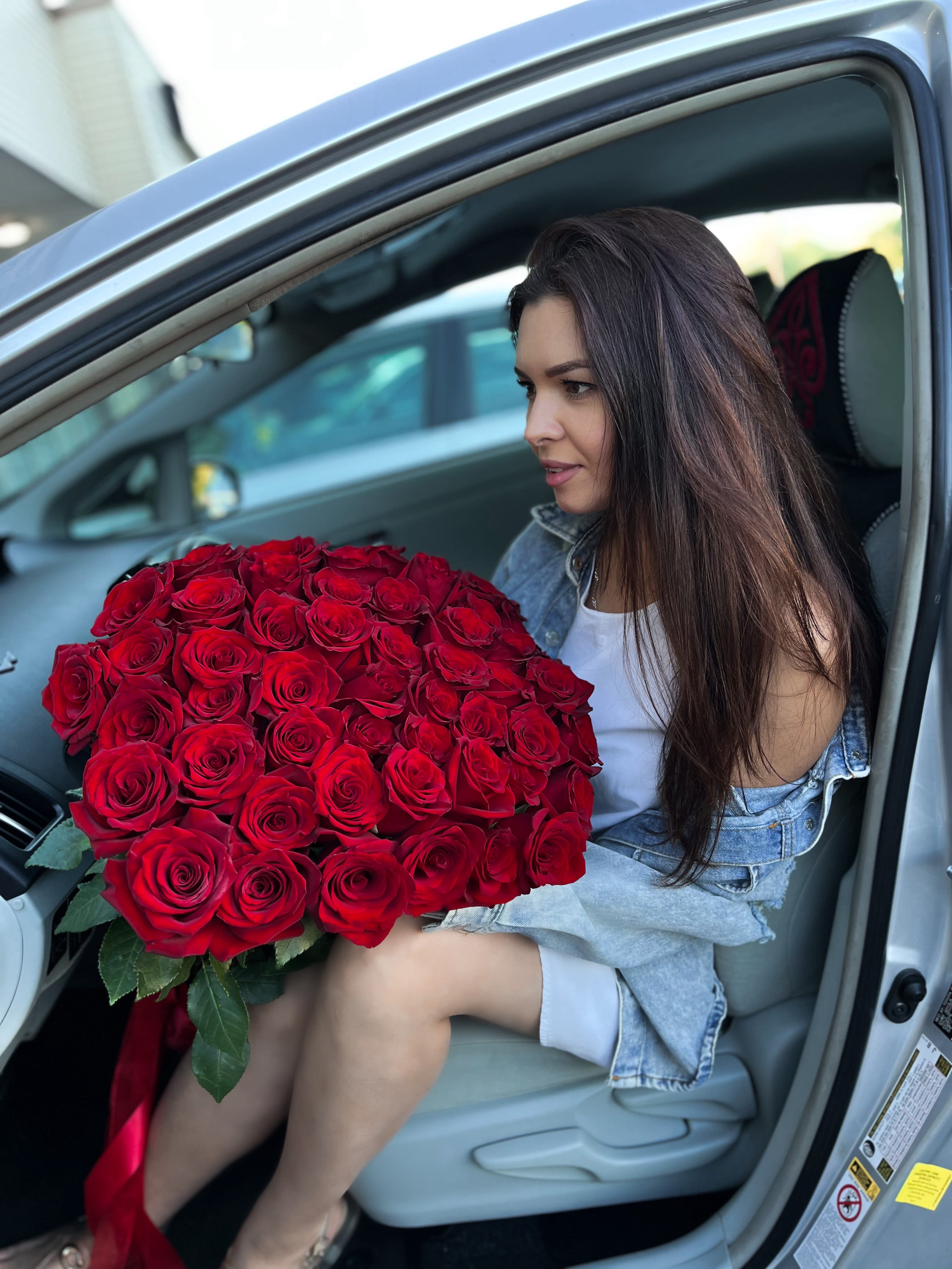 50 Long Stem Roses - Bouquet will be delivered to approximately as pictured,with no wrapping paper 