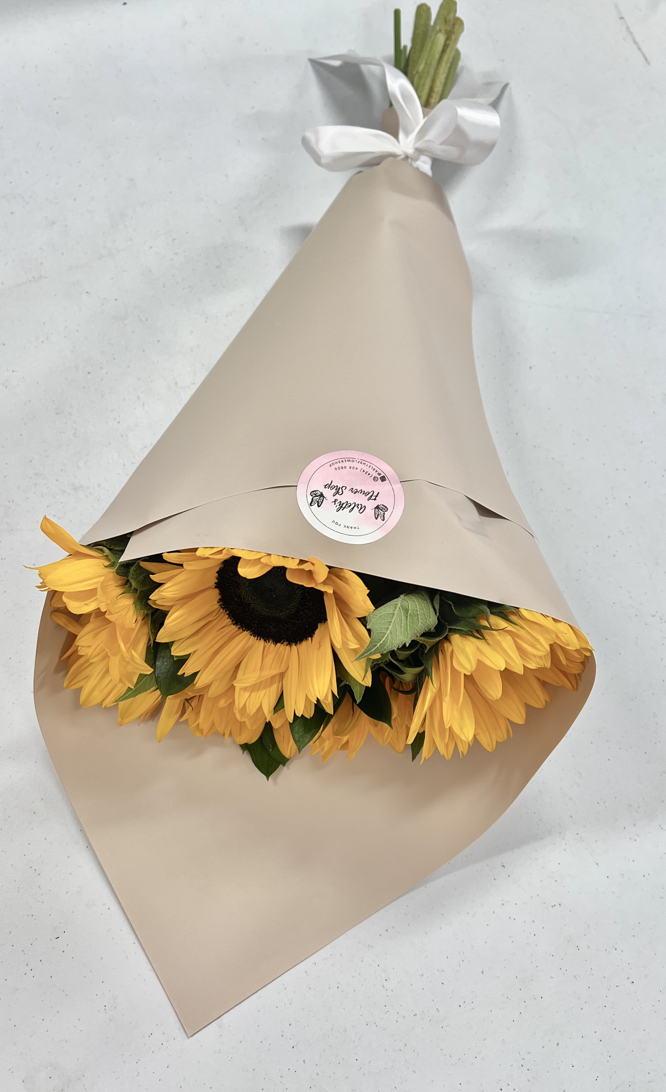 6 Sunflowers Bouquet  - Buyer will receive 6 Sunflowers 