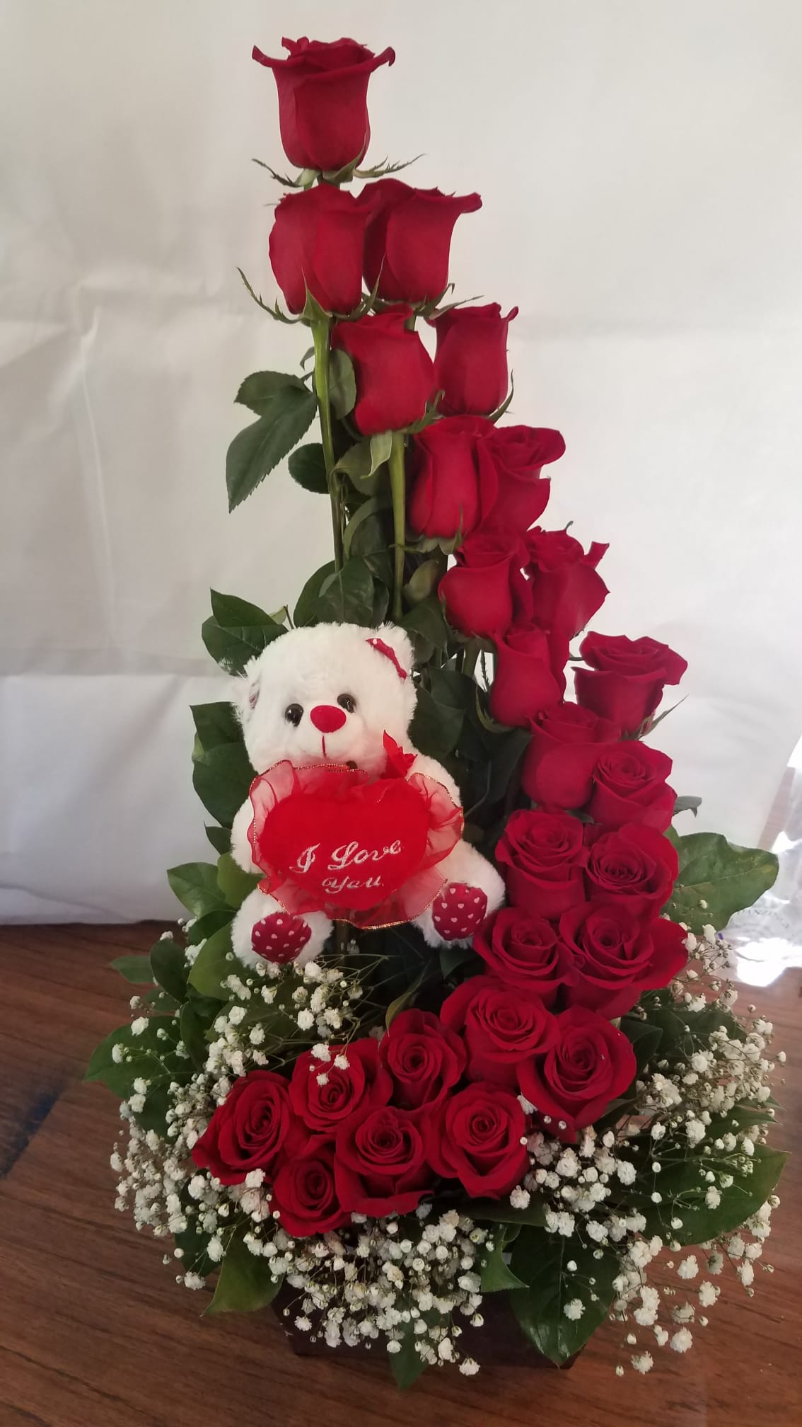 Red Romantic - Those consist of 25  Flowers,  can be Prepared for delivery any time 