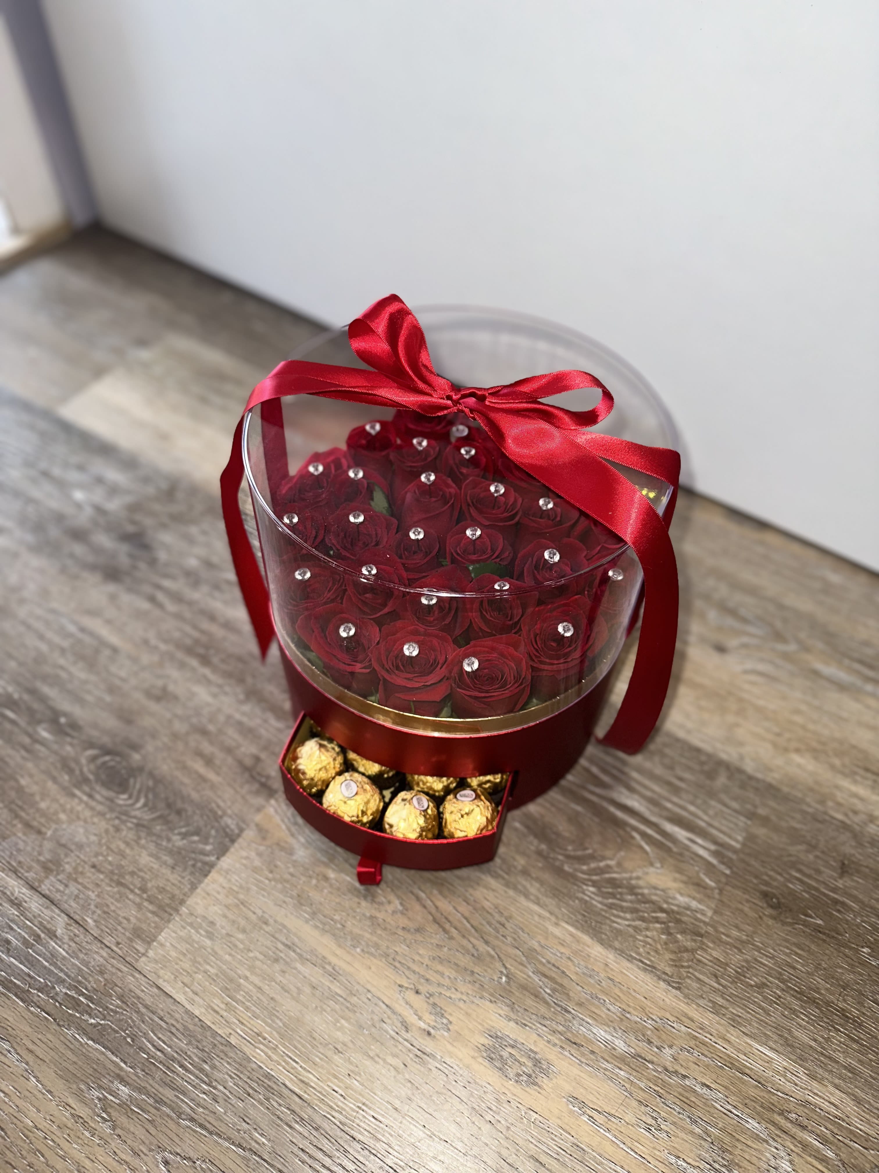 RED ACRYLIC BOX WITH NATURAL AND FERREROS ROSES - . RED ACRYLIC BOX WITH NATURAL AND FERREROS ROSES. (NOTICE!!! WE WILL NOT DO DELIVERY ON FEBRUARY 14TH PLEASE DO NOT PUT FOR DELIVERY BECAUSE WE WILL NOT DO IT! YOU CAN MAKE YOUR RESERVATION AND COME TO PICK UP AT THE STORE) THANK YOU VERY MUCH FOR UNDERSTANDING