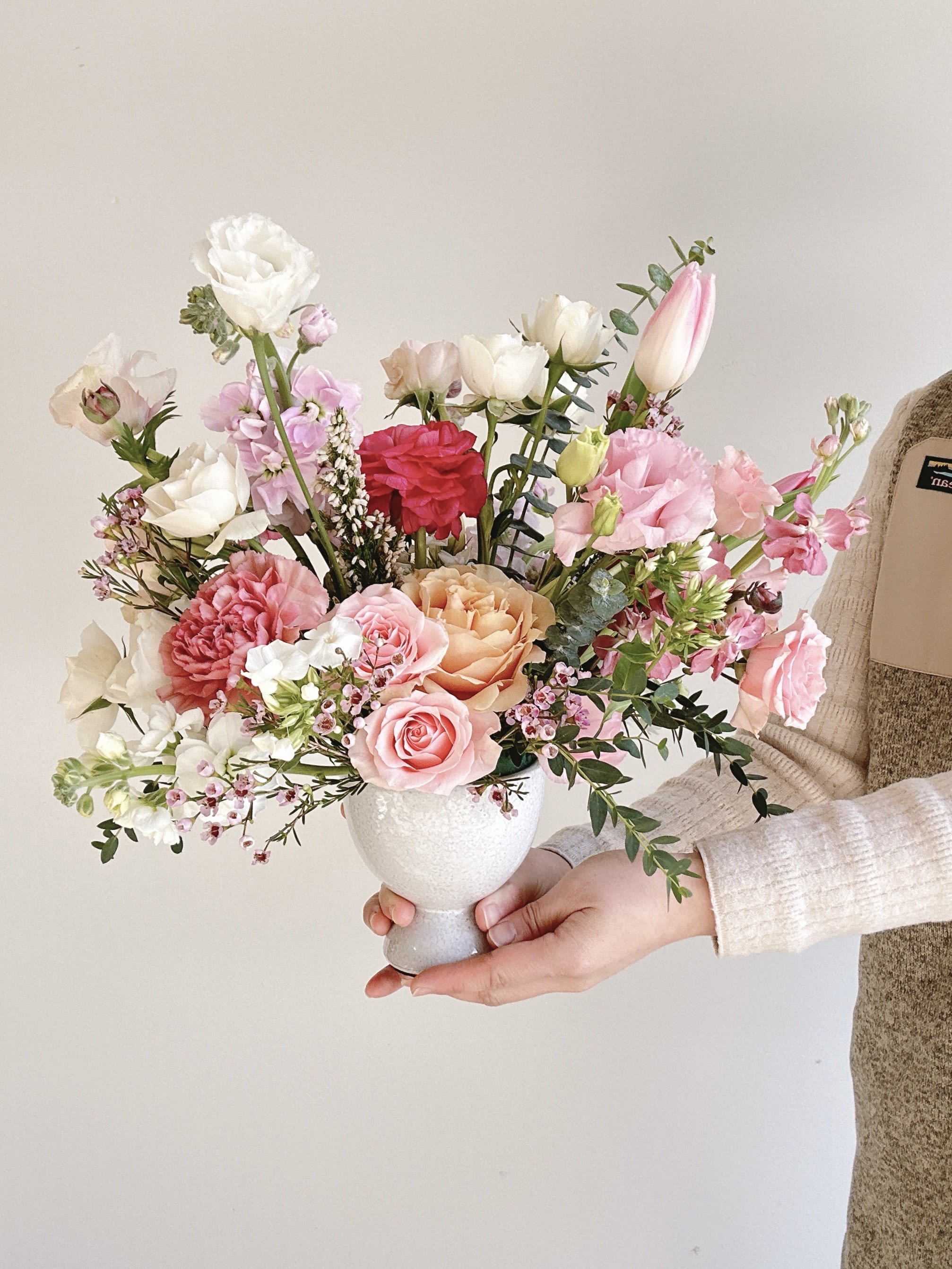 Pretty in Pink  - Please keep in kind that no arrangement can be made identical to the photos shown (as some flowers are seasonal). Therefore, we will substitute them accordingly with in-season flowers instead. We will do our absolute best to arrange the flowers as similar as possible with the photos shown!   For Bouquets, we DO NOT include vases unless you add one.  For Vased Flowers, we include vases.   Right now, you can expect fall blooms sourced from local farms.   We use small ordinary 4in by 3in cards. If you want to send flowers with a special messaging card, please choose one from add-ons!  Delivery: our standard delivery time window is between 3:00pm and 5:00pm.   If you have any questions regarding the order, please feel free to contact us!   Email: agapeflower.studio25@gmail.com