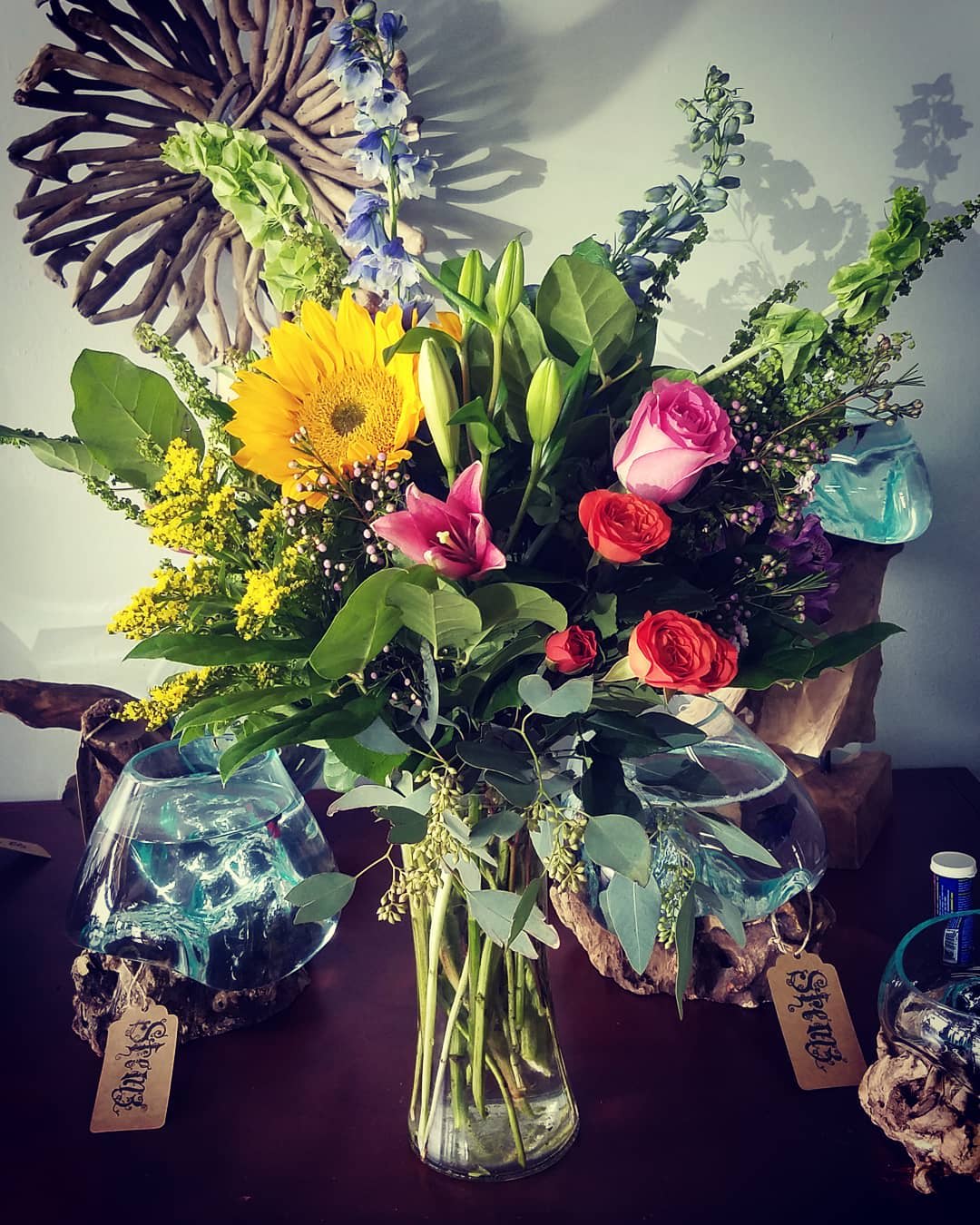 Floral Expressions $75-$125 - This bouquet is arranged with flowers chosen by our florists. Not sure what flowers your recipient is wild about? Let our local Florists design an arrangement full of lively, gorgeous blooms! Each arrangement in this style is handcrafted and one-of-a-kind, using the freshest flowers available. 