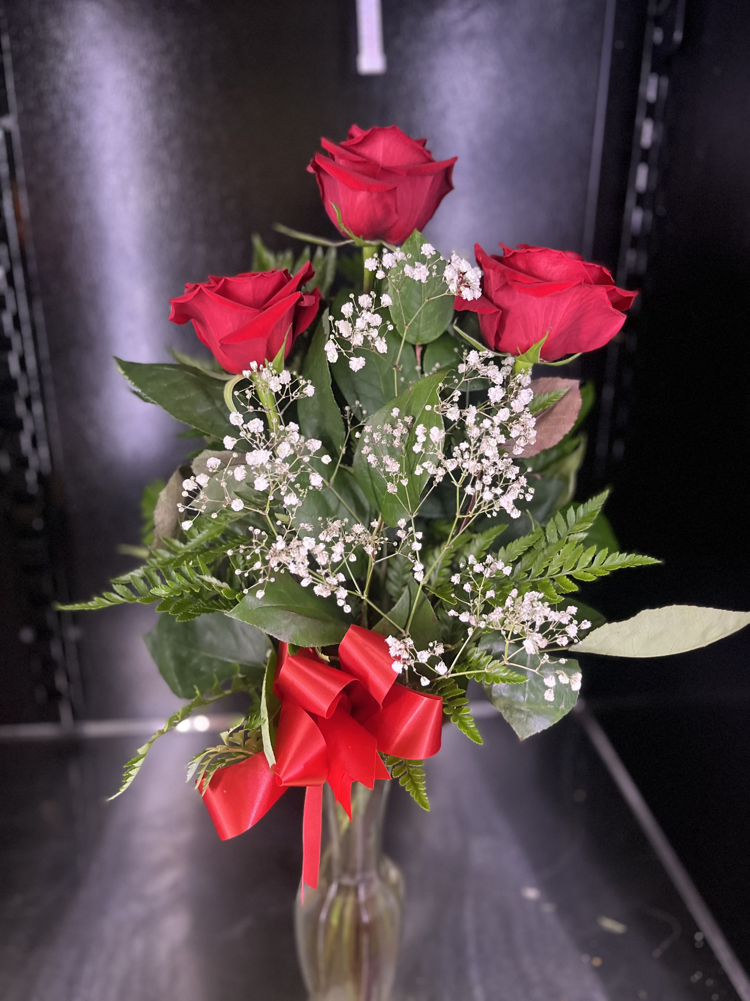 Three Rose In Vase  - fresh three roses in vase 