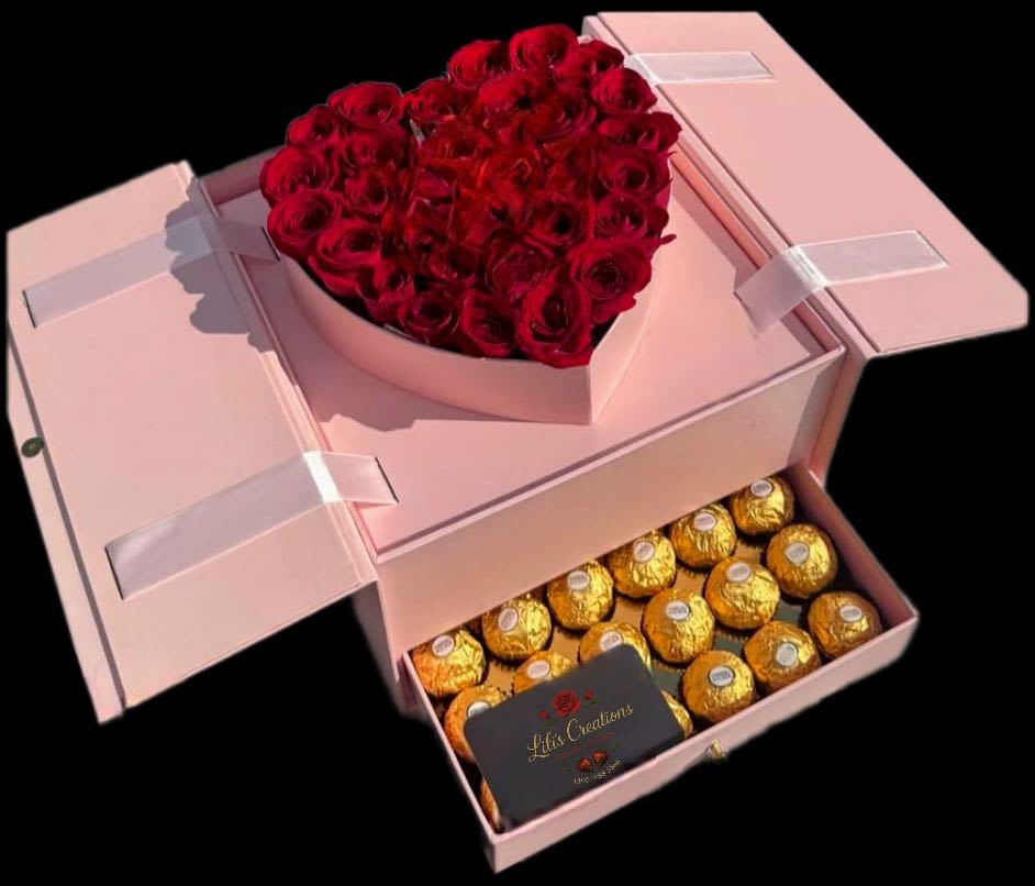 DULCE AMORE - Beautiful and elegant box with a heart of red roses, with a drawer with chocolates, adorned with a beautiful ribbon.