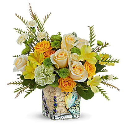BUTERFLY BOUQUET - This beautiful arrangement is made up of roses of the color you prefer, green daisies, astromelias, with beautiful foliage that makes it look spectacular.