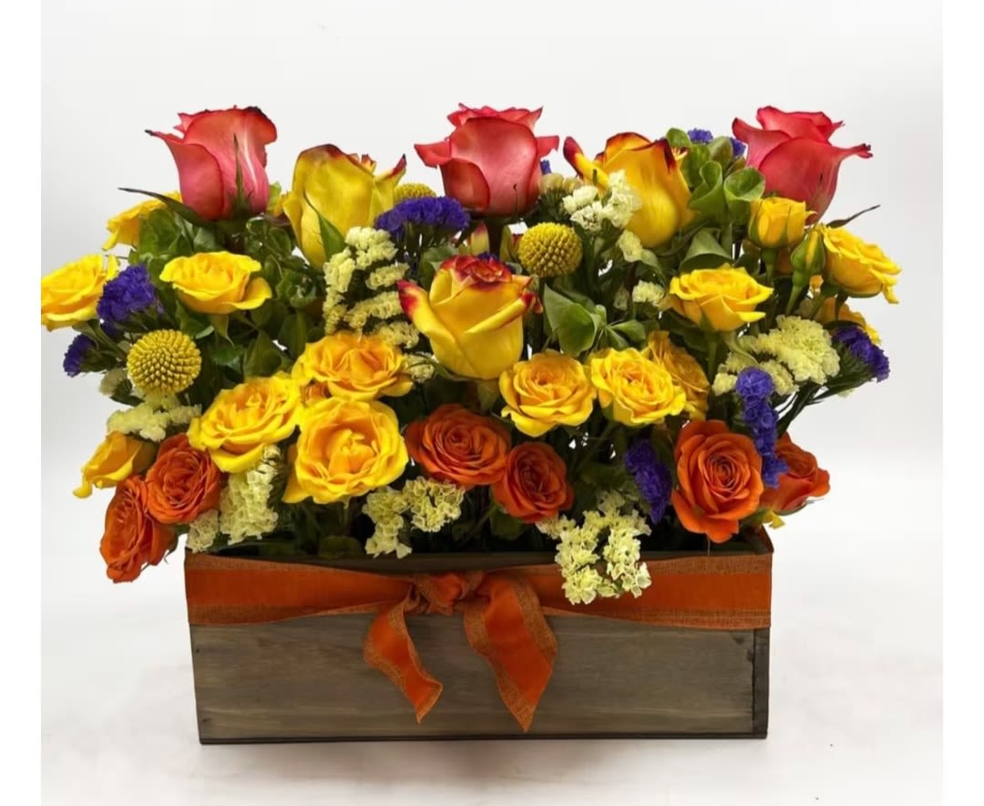 GUADALAJARA - Beautiful box with vibrant colors, perfect for any occasion.