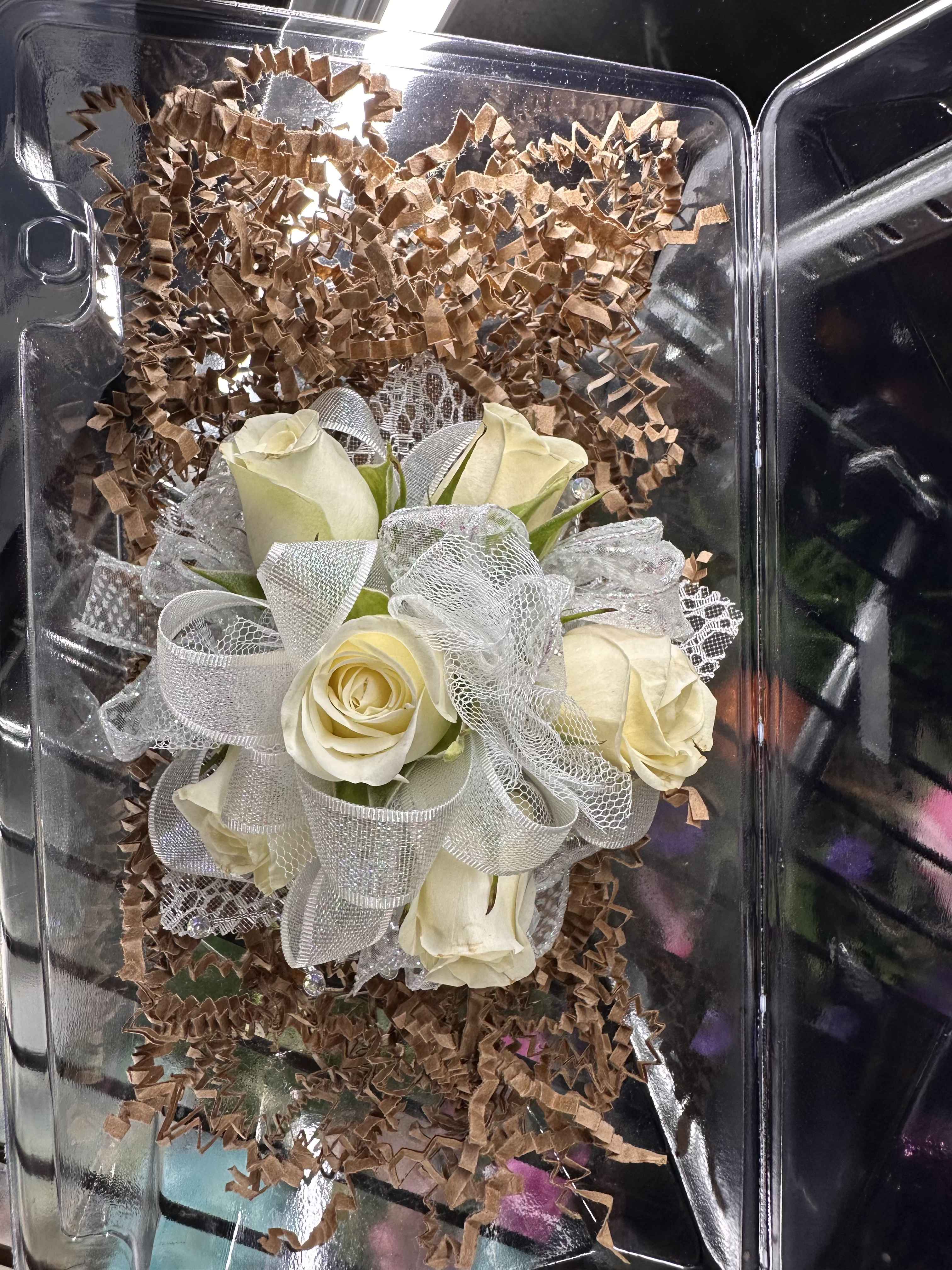 Corsage - Spray Roses - Corsage with spray roses