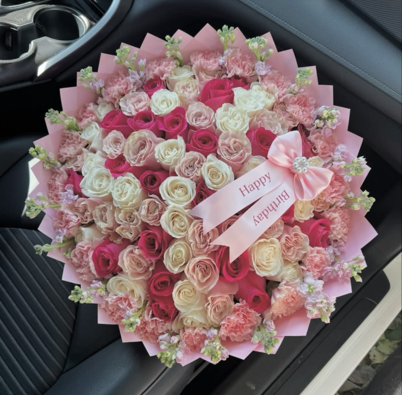 the most special queen  - this bouquet will make her day special but not only that it will also be perfect for any occasion bow can be costumized to your choice