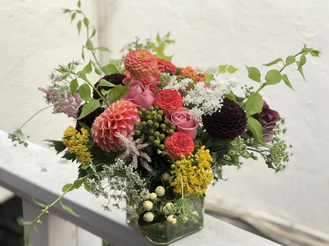 CHEERFUL MIX - Just the exact size of  goodies all nestled up in a 5x5 glass container. I’d definitely call this one a mutt!  Terrific mix of beautiful things!