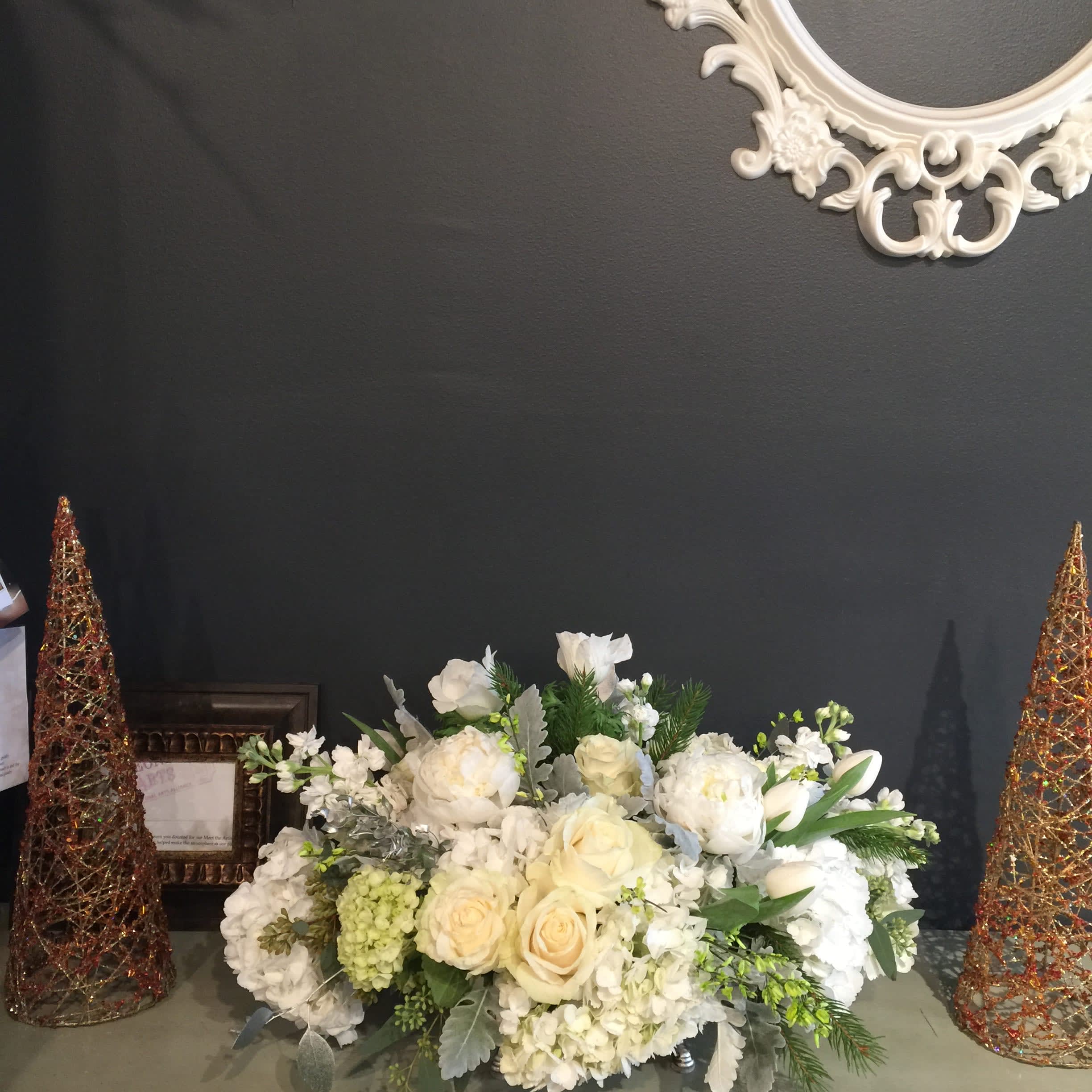  Centerpiece  - Please leave your color theme for the florists(Otherwise it will be made as a designer's choice) - Beautiful centerpiece. Long and Low style which is great for rectangular table. If there's any request, such as different color - please leave a note in the florist instruction when you check out.   *substitution - In this event, we will substitute with a second choice of similar flowers and container of equal value and beauty. Every effort will be made to maintain size, shape, and overall color schemes of an arrangement.