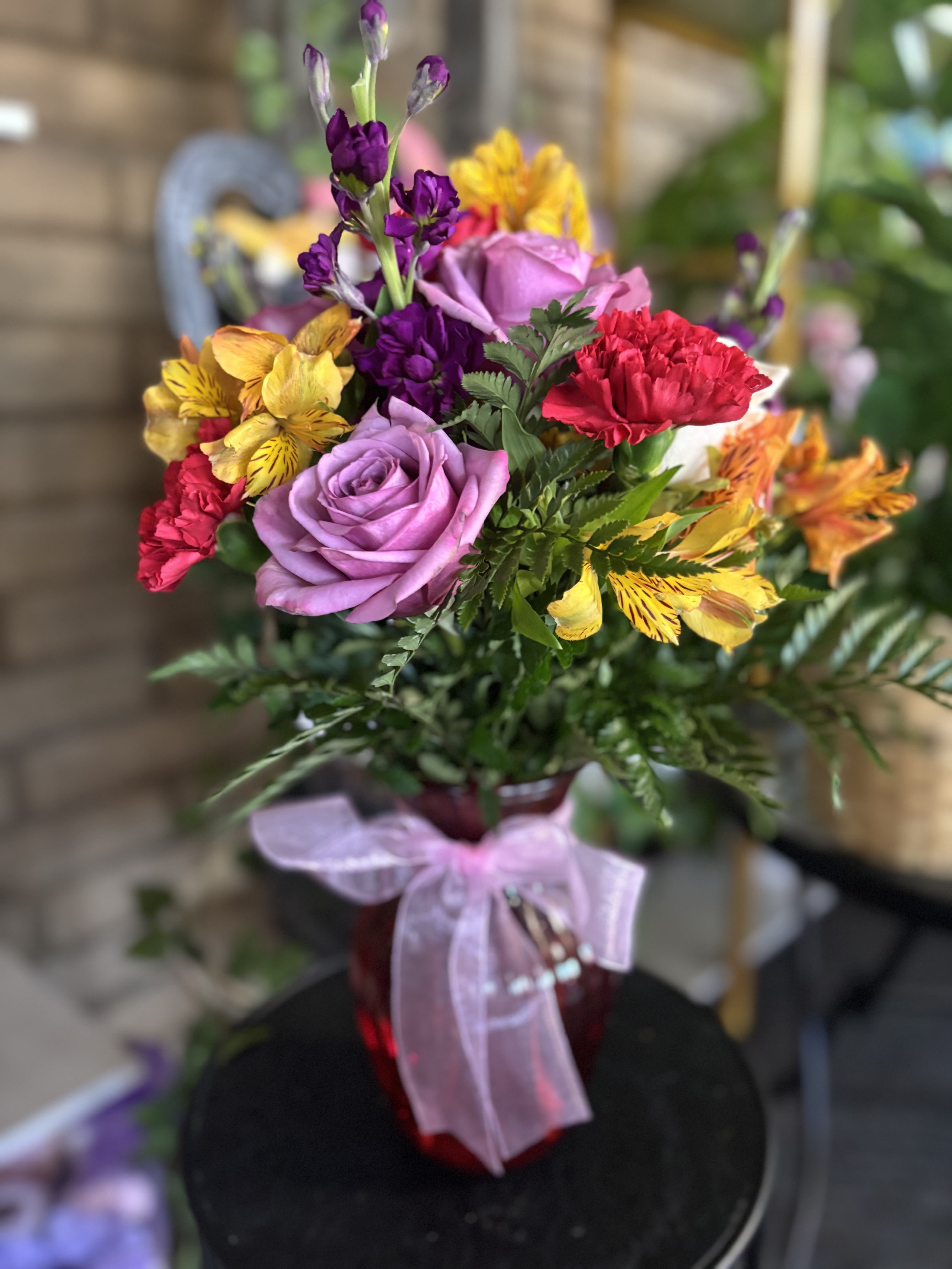 Garden Love  - Fresh flowers in vase 