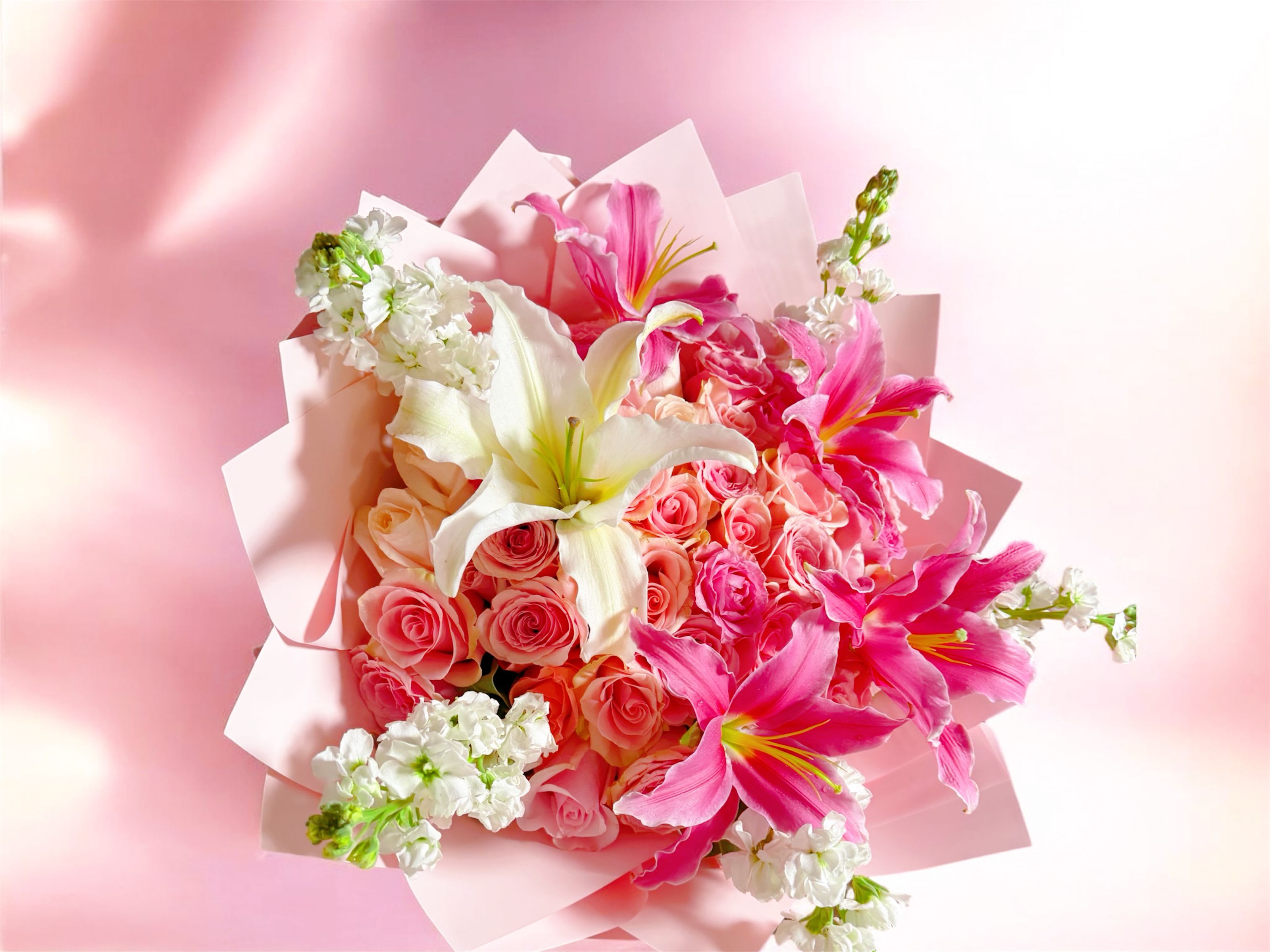 Lily with 50 pink roses bouquet - Lily with 50 pink roses bouquet