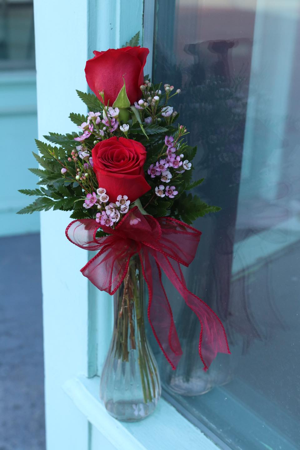 Double Red Rose Vase - Traditional Red Rose Vase