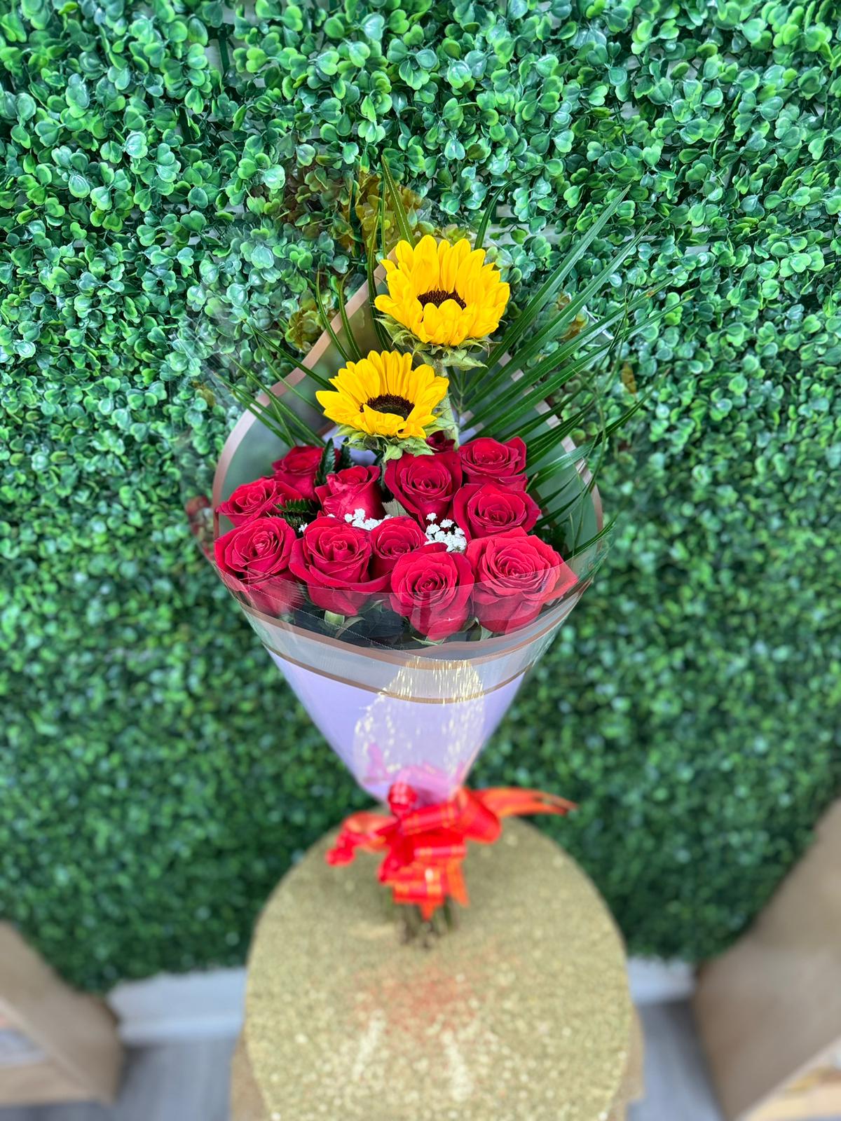 Bouquet 12 Rouses with 2 Sunflowers. - Bouquet 12 Rouses with 2 Sunflowers.