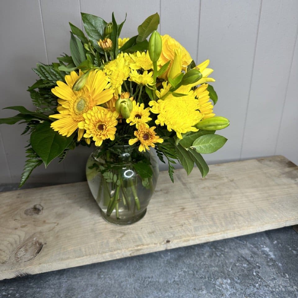 Monochromatic Medley - Elevate the art of personalization with our Monochromatic Medley. This unique floral offering allows you to indulge in the beauty of your favorite color, bringing a bespoke arrangement to life. Simply select your preferred color, and our skilled designers will craft a custom arrangement using the freshest and most exquisite flowers in your chosen hue.