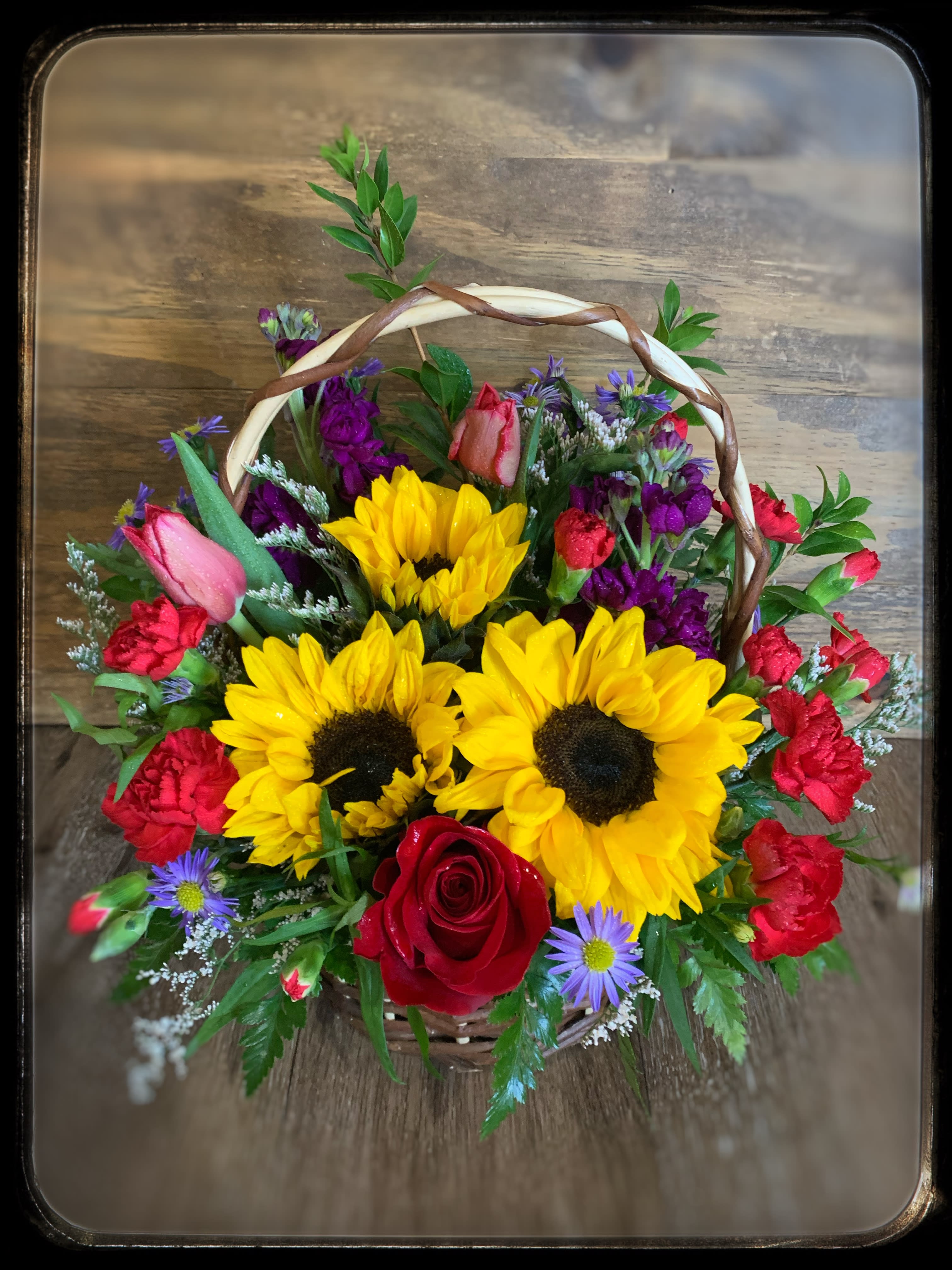 Beautiful Garden - A beautiful mix of sunny blooms to brighten any day. 