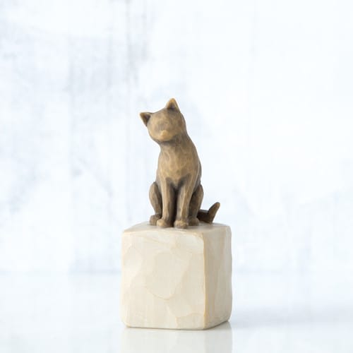 WILLOW TREE -LOVE MY CAT (DARK) - Always with me, full of personality! 3" Sculpted figure by Susan Lordi Carved resin, hand-painted. Dust with soft cloth or soft brush. Avoid water or cleaning solvents  