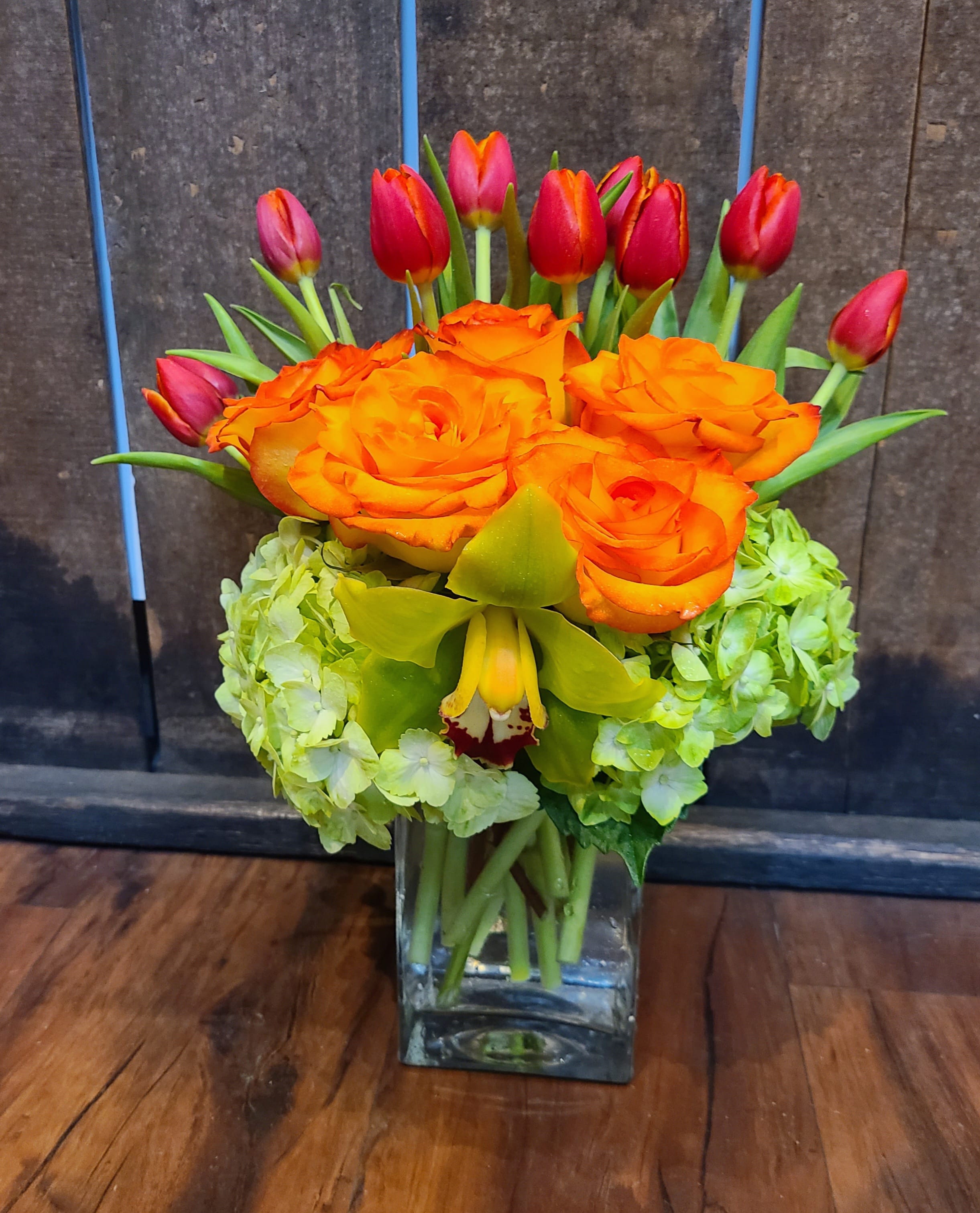 Green Delight - Luscious colors are sure to please. Have a specific color or flower in mind? Let us know what it is, and we will gladly satisfy your needs. 