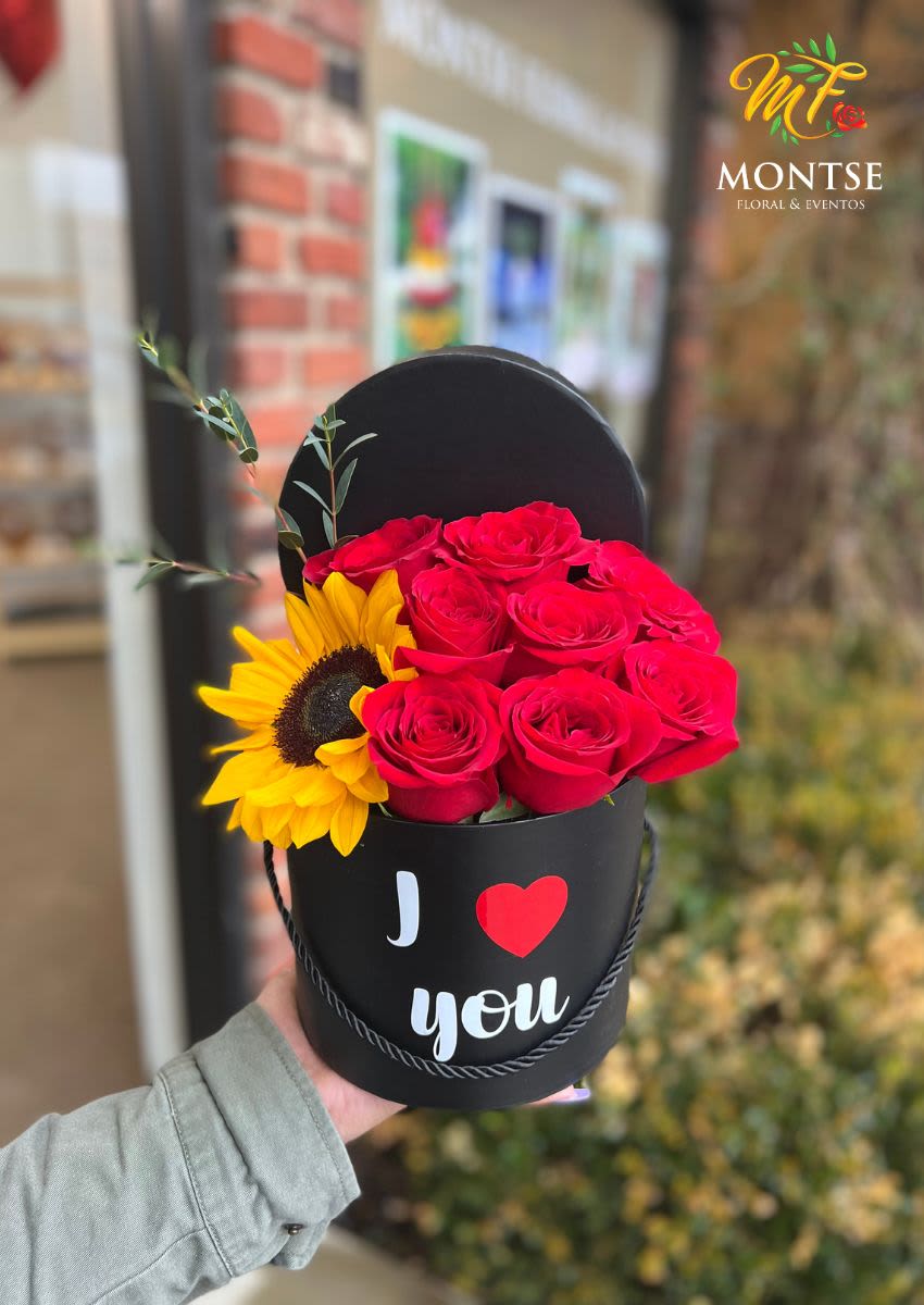 Bonita * - 8 roses and sunflower 