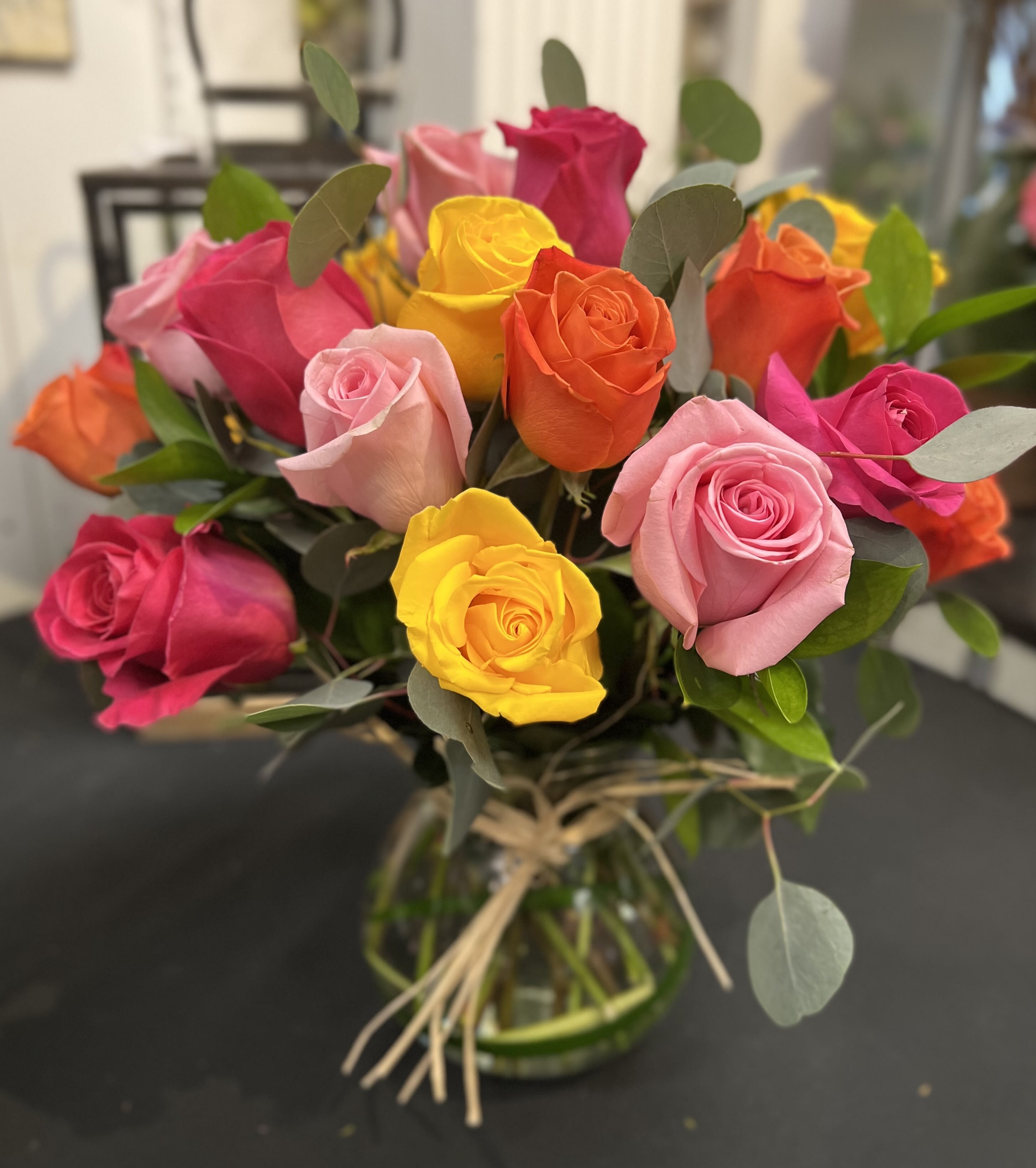 Rosey Day Bouquet- 2 Dozen - LOCAL DELIVERY ONLY!!! ROSE COLOR WILL VARY!!! (Salem, Windham, Derry, LondonderrY, Hampstead, Atkinson, Methuen, Andover, North Andover, Lawrence &amp; Haverhill) 24 stems of ASSORTED color short stem roses in a keepsake clear glass vase - Rose color WILL vary! LOCAL DELIVERY ONLY!    