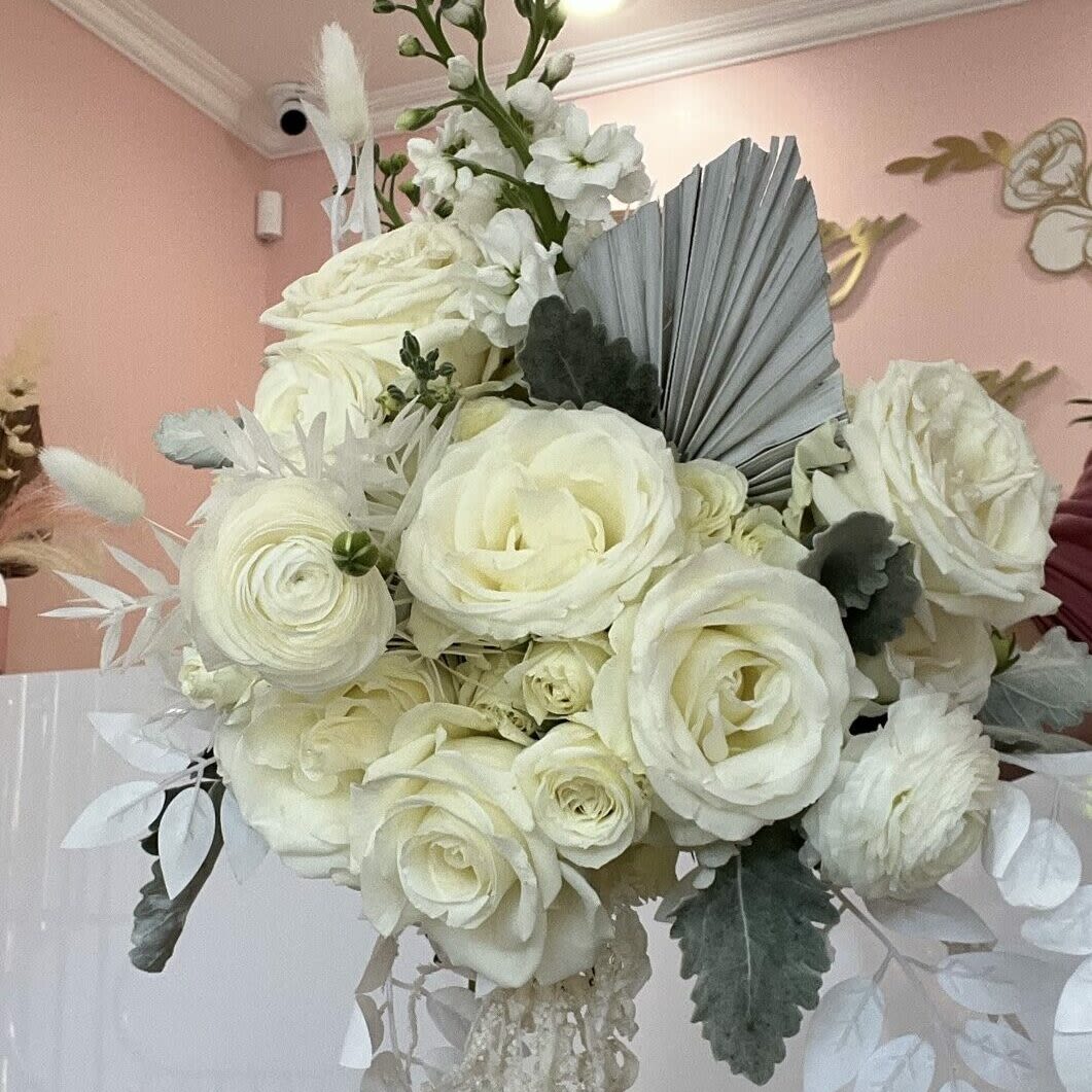 Fabulous White Bouquet - N/A