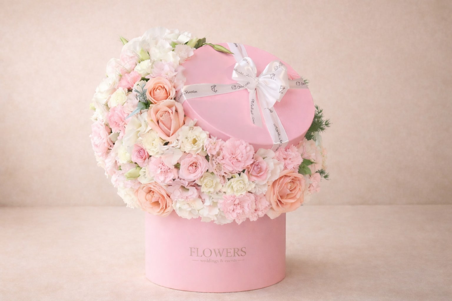 Soft pink  - Soft and sweet arrangement in a beautiful box 