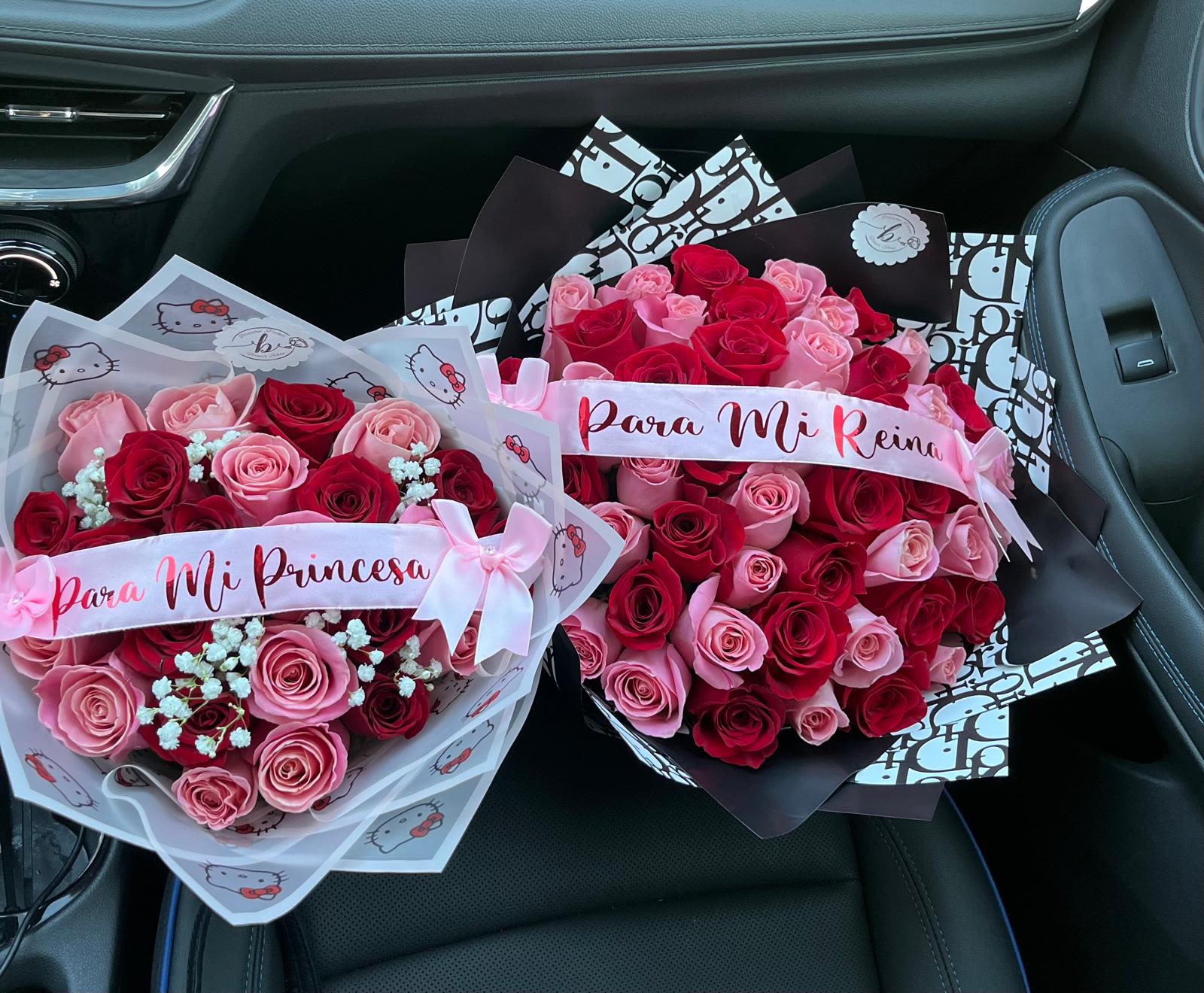 Bouquet de dos colores - Lo tenemos disponible en 24 rosas 50 rosas 100 rosas