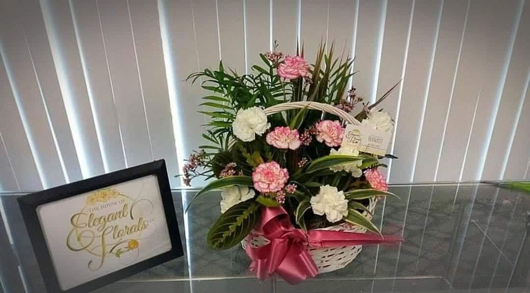 Carnation Dish Garden Set - This wonderful carnation dish garden is a hit with anyone. It’s more on the affordable side.