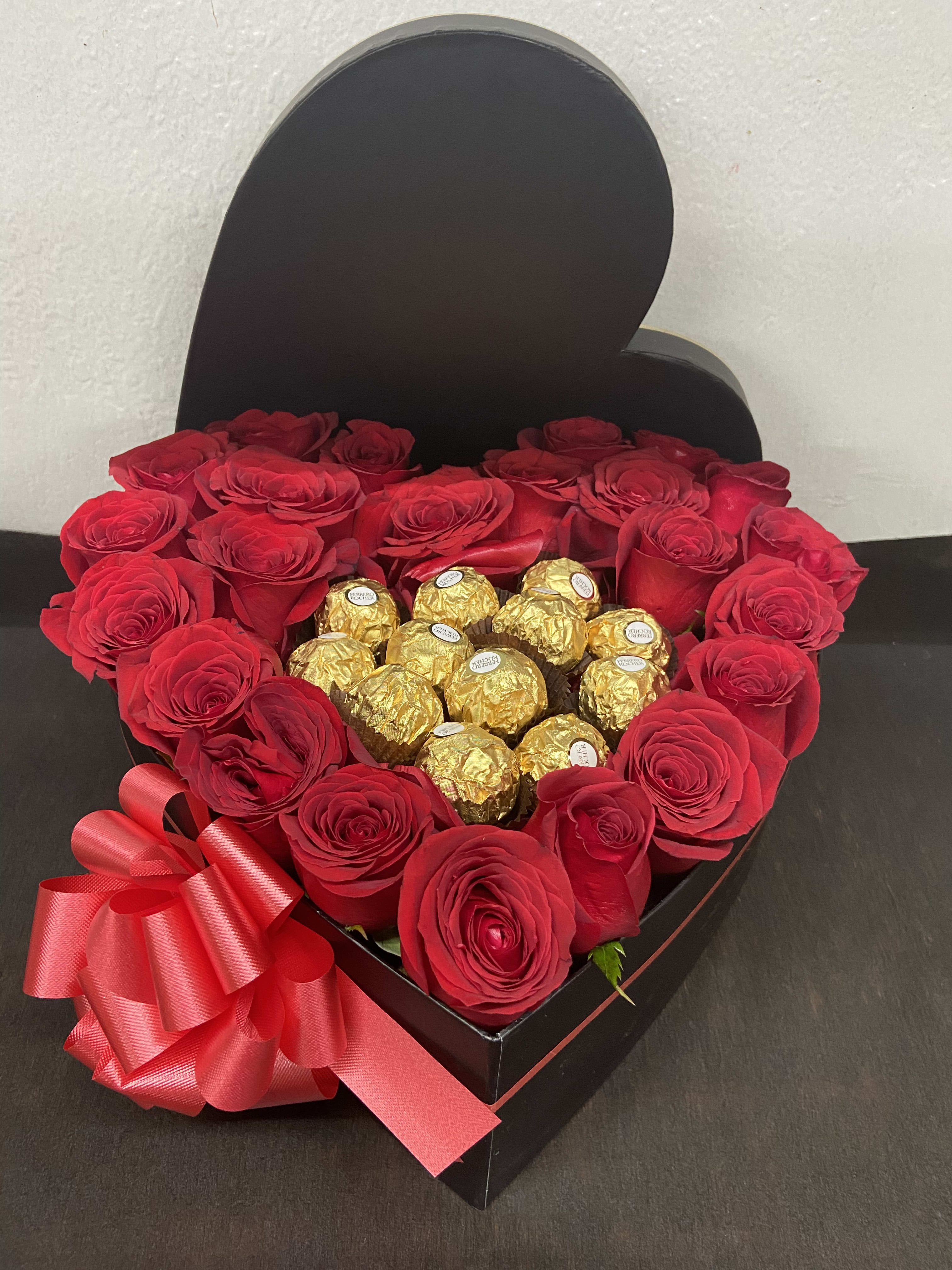 Red Roses heart and Ferrero  - Red Roses and Ferrero 