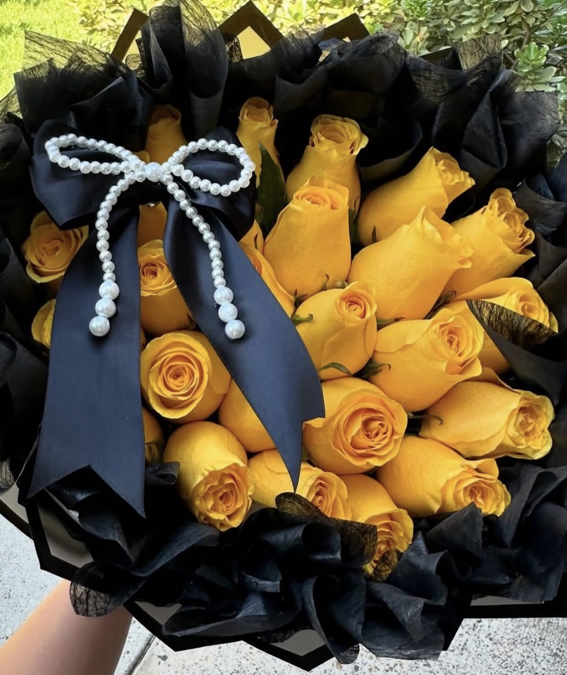 rosas amarillas  - Tenemos Bouquet de rosas amarillas en diferente tamano 24 rosas 50 rosas y 100 rosas y diferente papel al gusto del cliente