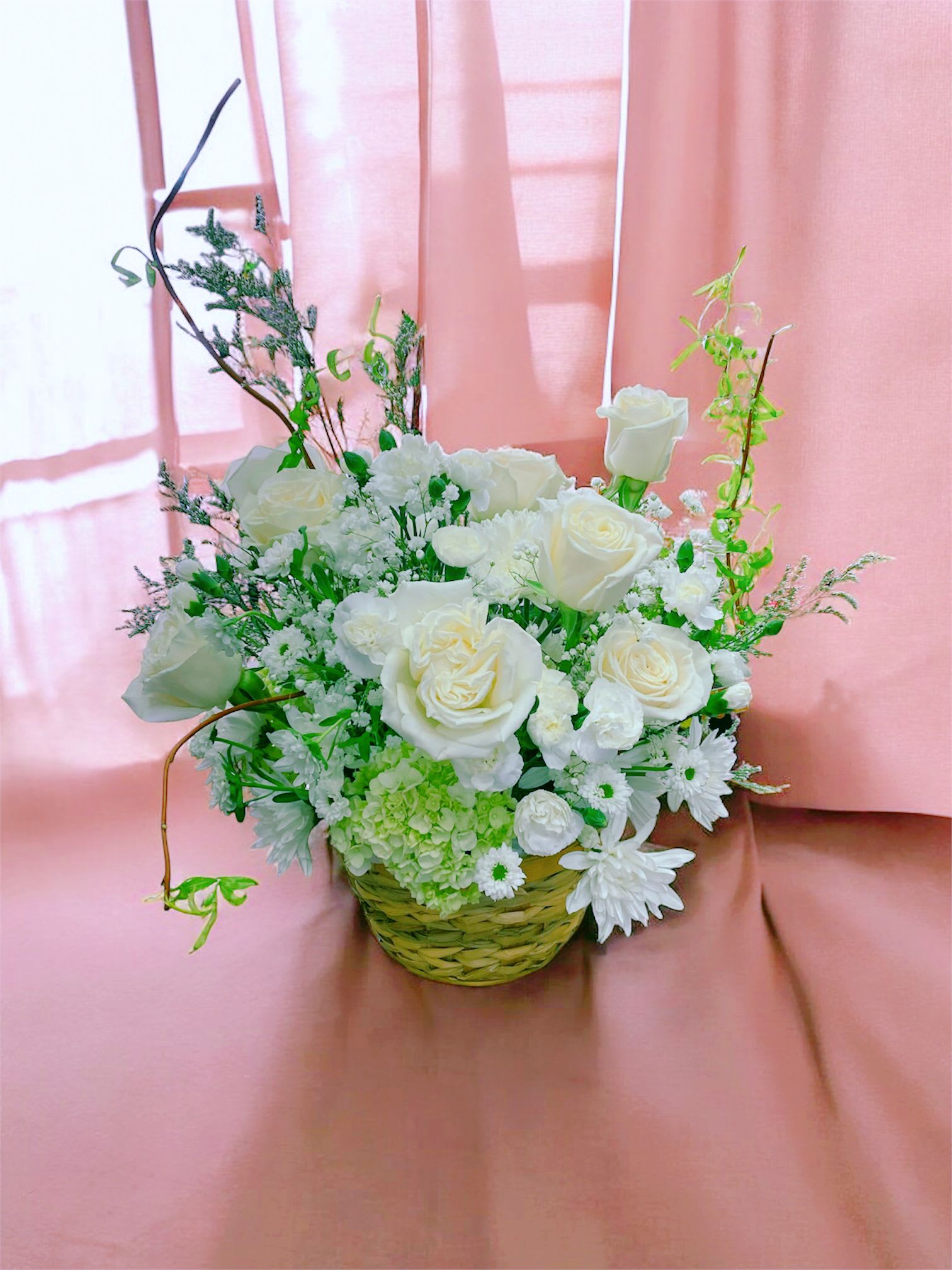 White flower Centerpiece basket - White flower Centerpiece basket