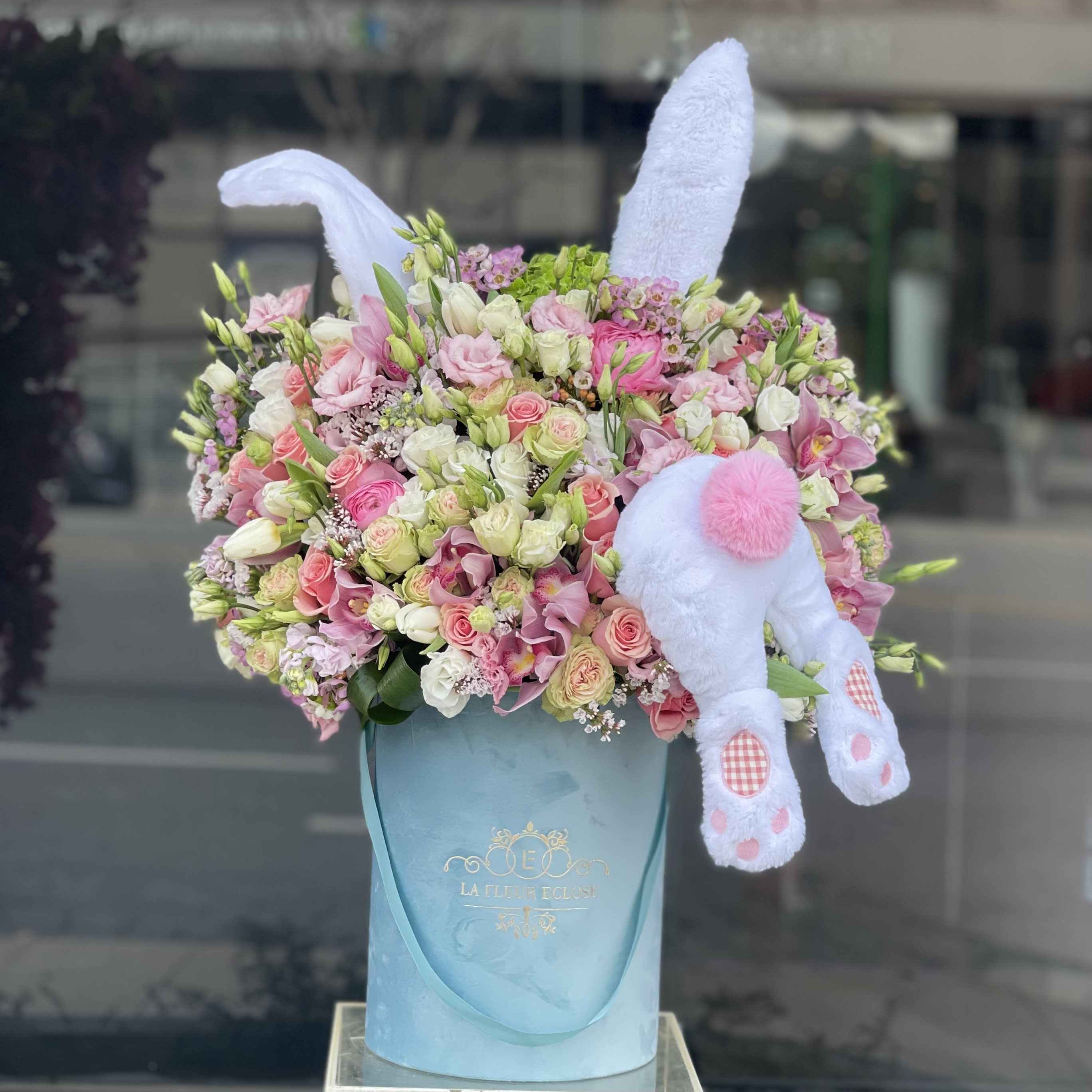 B for Bunny - Extravagant spring selection in a signature box with the bunny