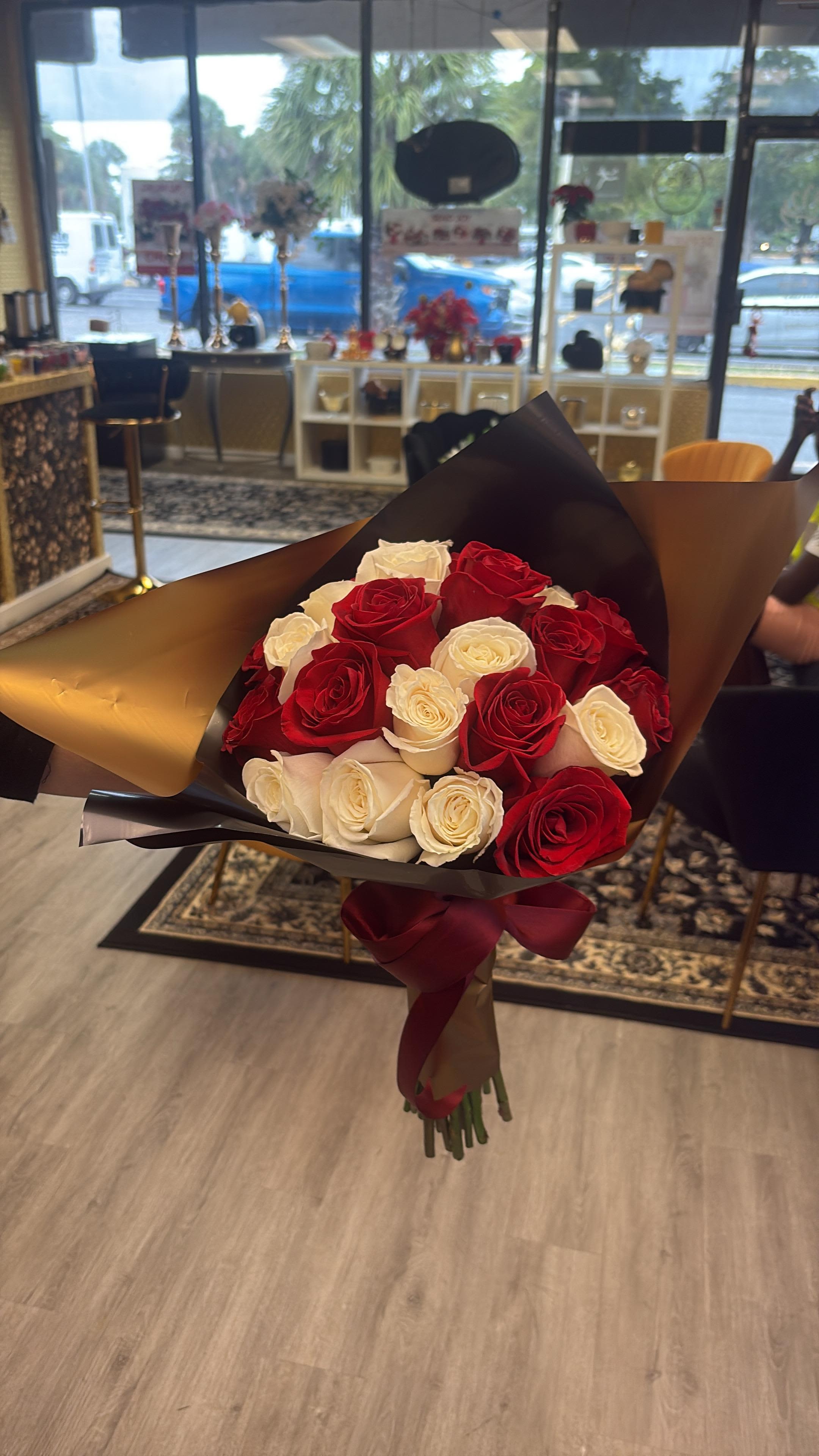  25 LARGE RED AND WHITE wrapped Rose bouquets   - AAA fresh PREMIUM Rose bouquet, wrapped with a ribbon.       