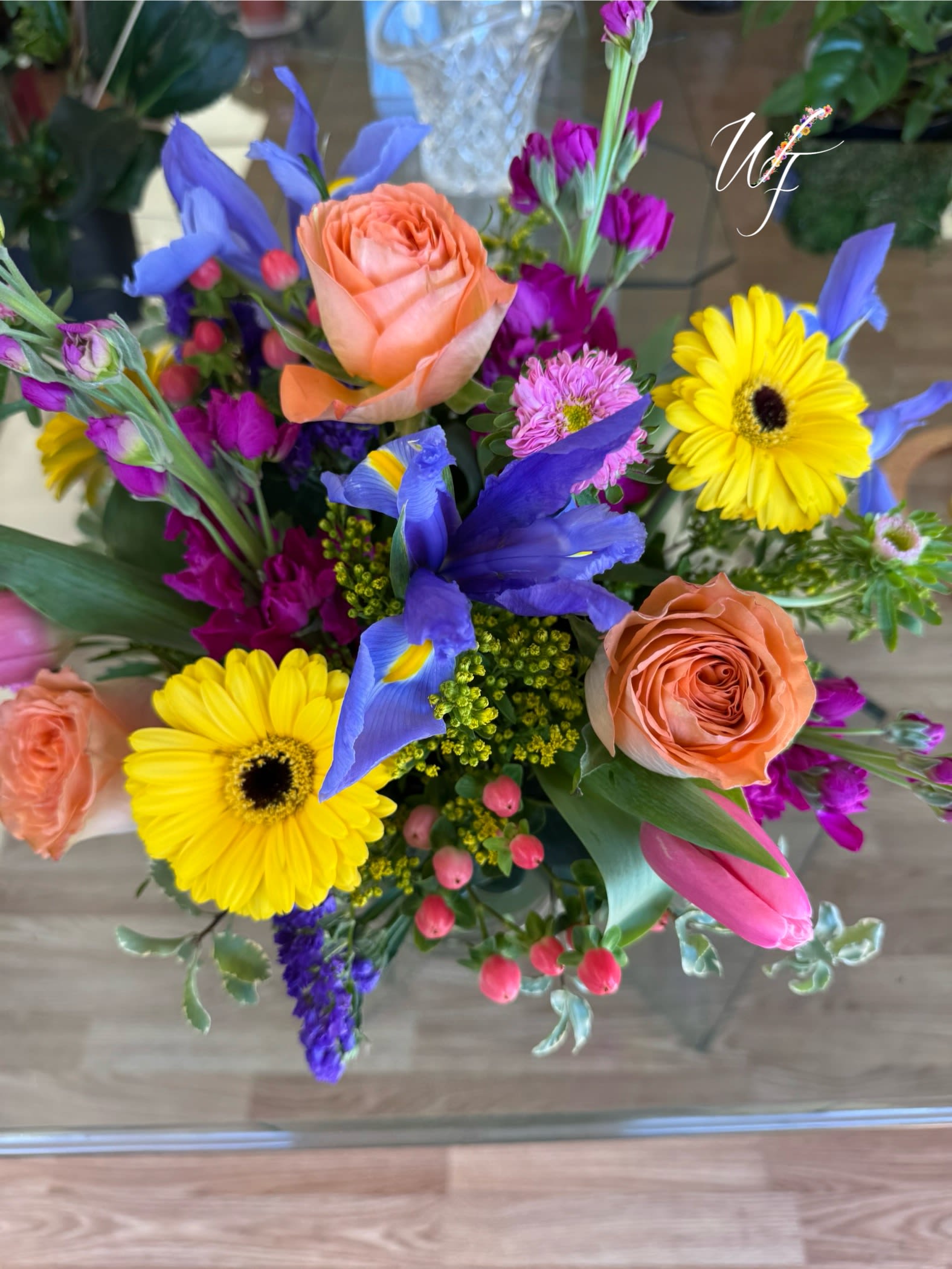 Poppin Petals - Fun mixed colors dance together in this low designed piece. 