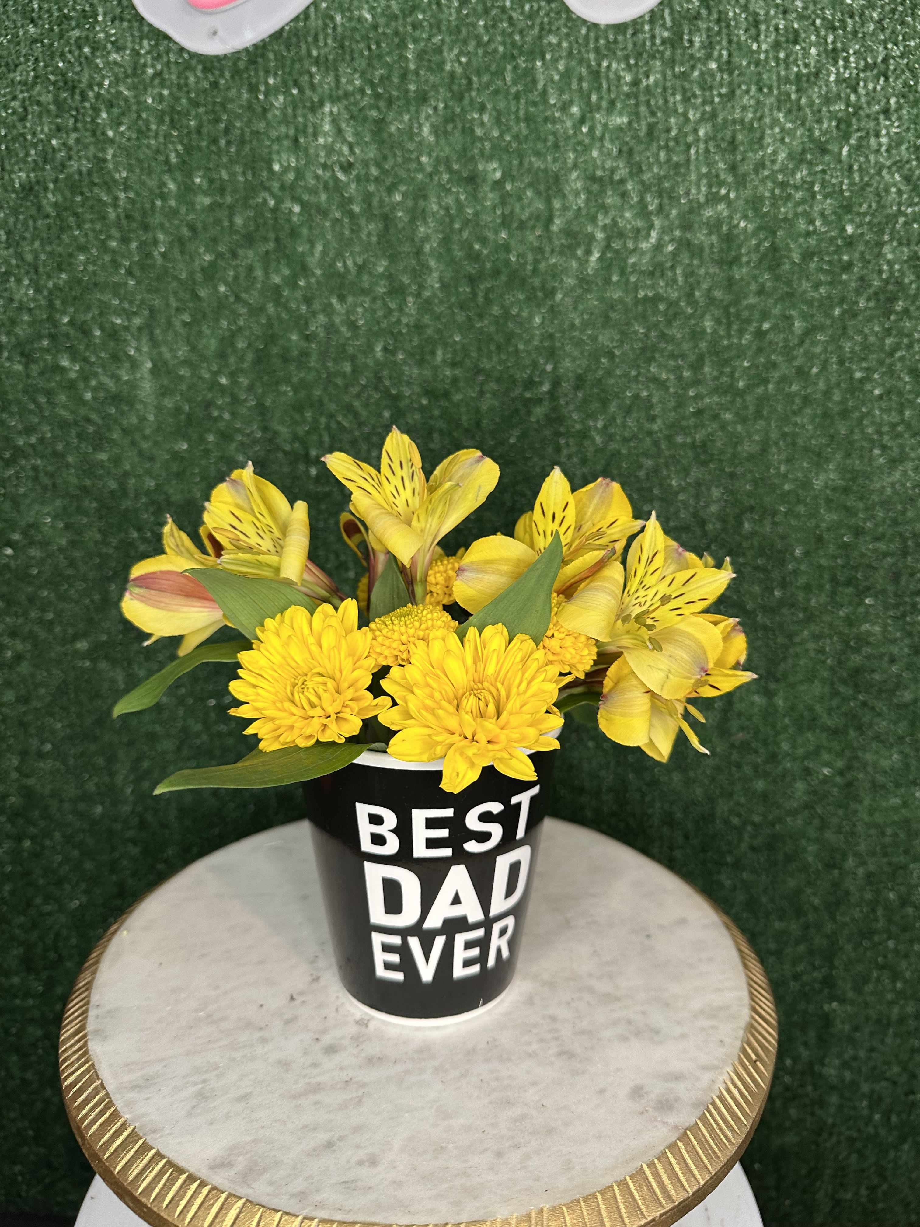 Best Dad ever - Mug with flowers Flowers and color substitution might apply