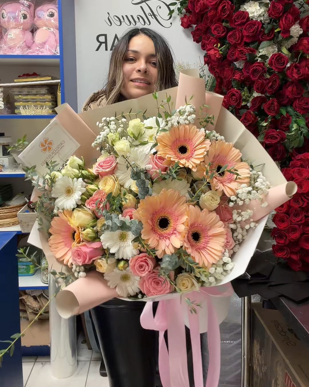 Ramo de gerberas, rosas y mini rosas en Long Island New York - Ramo de gerberas, rosas y mini rosas en Long Island New York