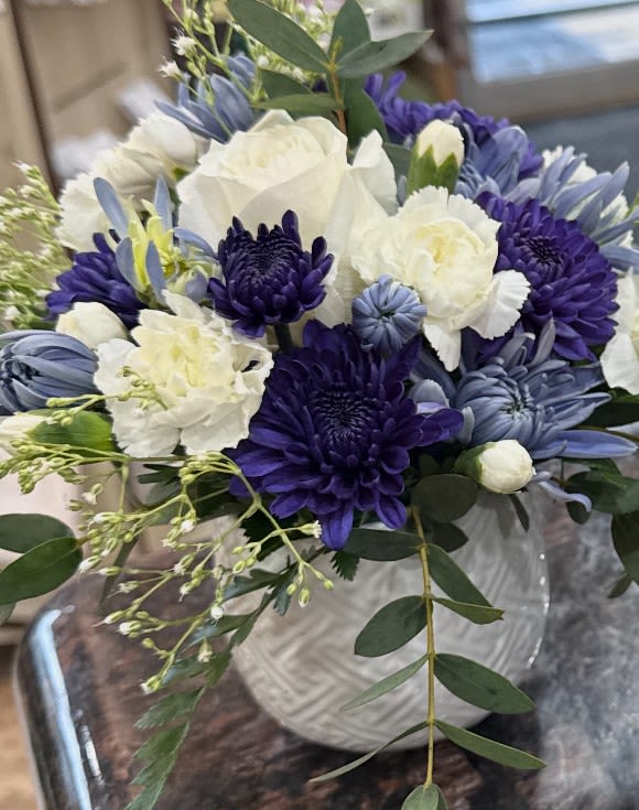 Small Garden Cup - Our Small Garden Cups are the perfect gift!  They are a great size for a desk or table.  Colors and flowers are variable.