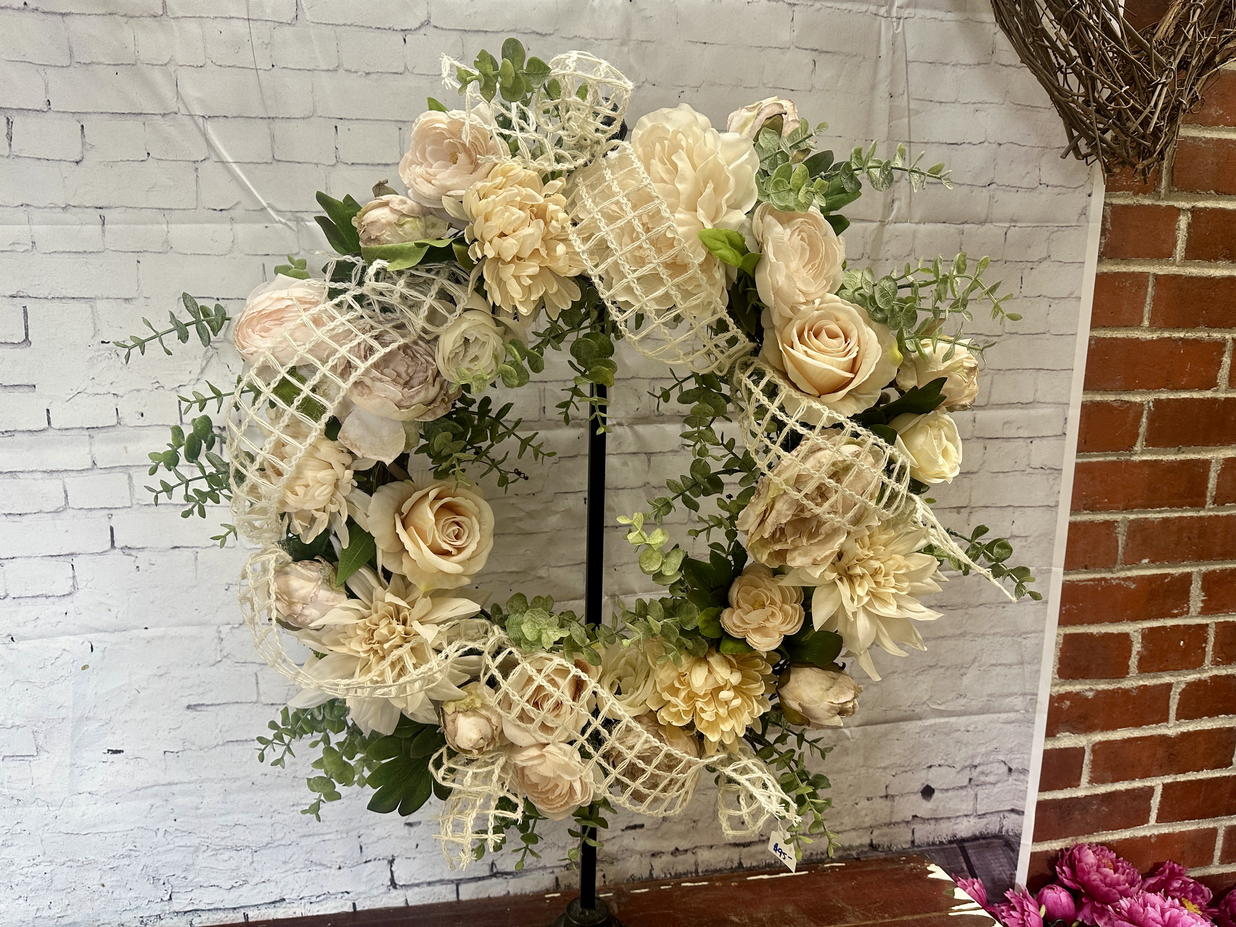 Ivory artificial flower wreath  - Ivory artificial flower wreath 