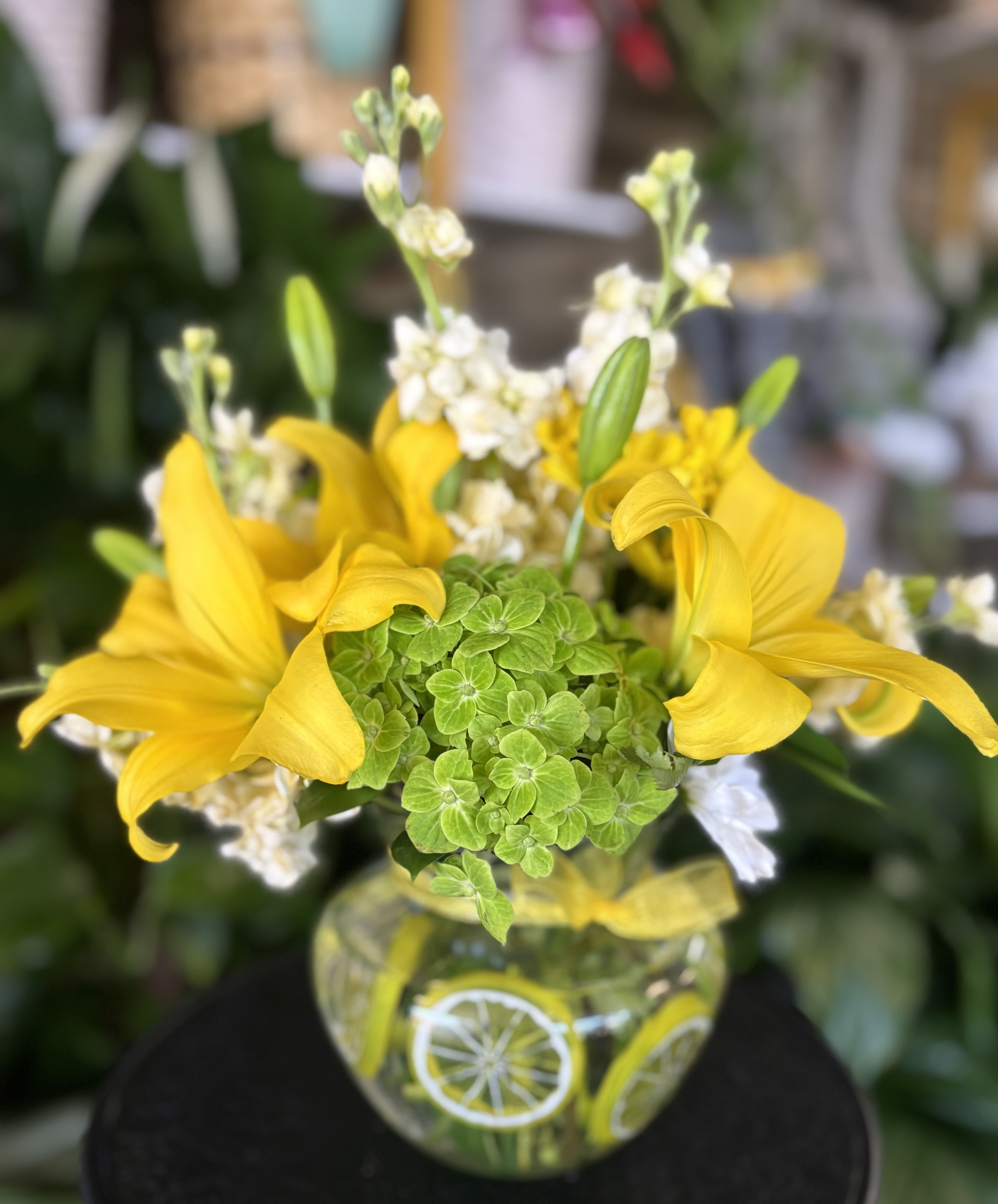 Lemon Floral  - Fresh flowers in glass vase 