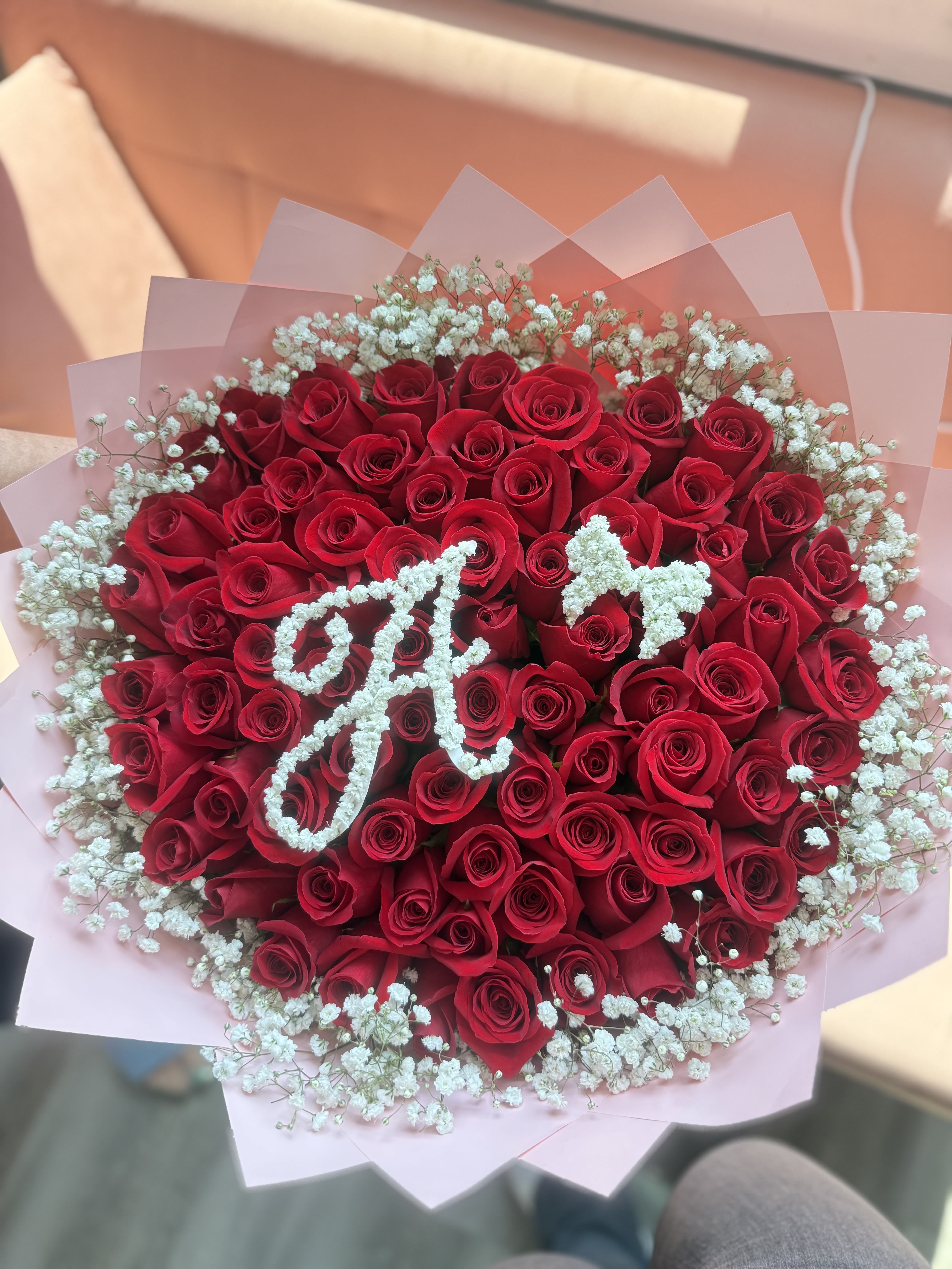 Initial Bouquet  - 50 roses bouquet with gypso Inicial (Customized)