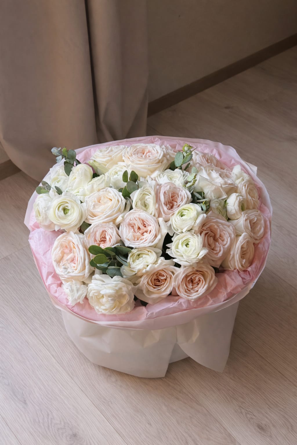 Gorgeous White Ohara Roses and Ranunculuses - Gorgeous and delicate White Ohara Roses and Ranunculuses