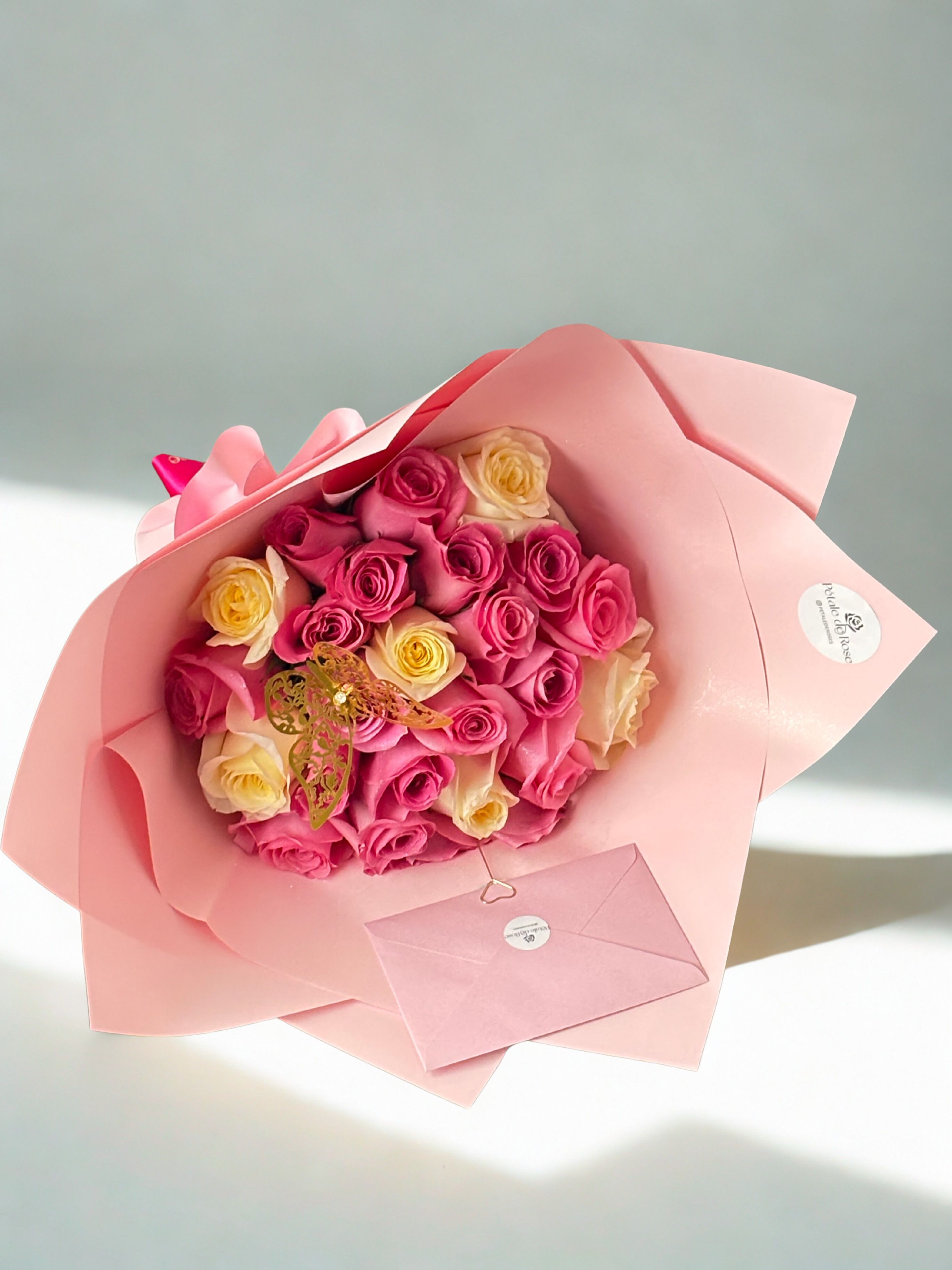Lovely pink bouquet  - Beautiful pink roses and some cream roses with a bouquet  