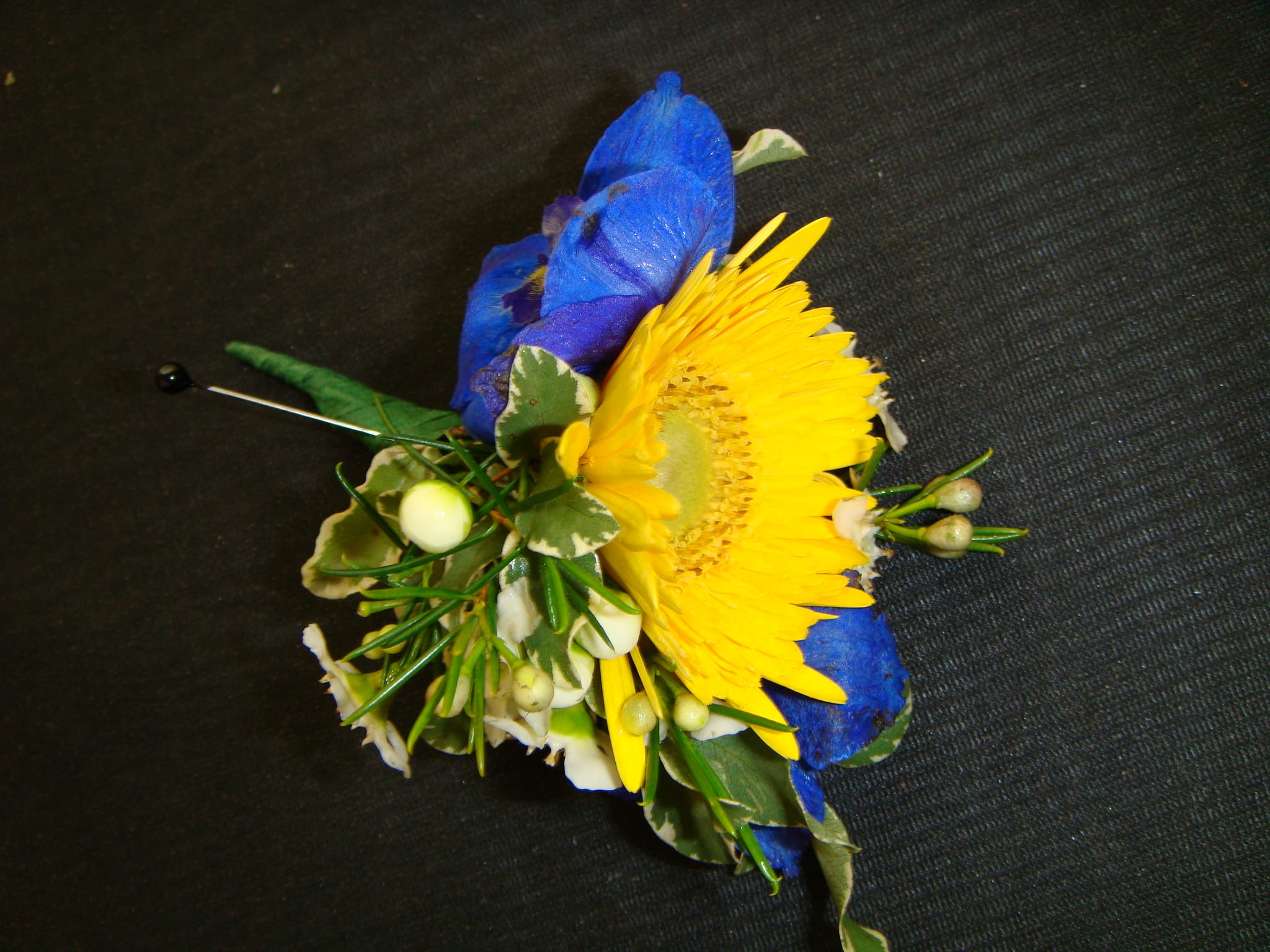 Boutonniere With Yellow Mini Gerber Daisy  - Yellow Mini Gerber Daisy Boutonniere