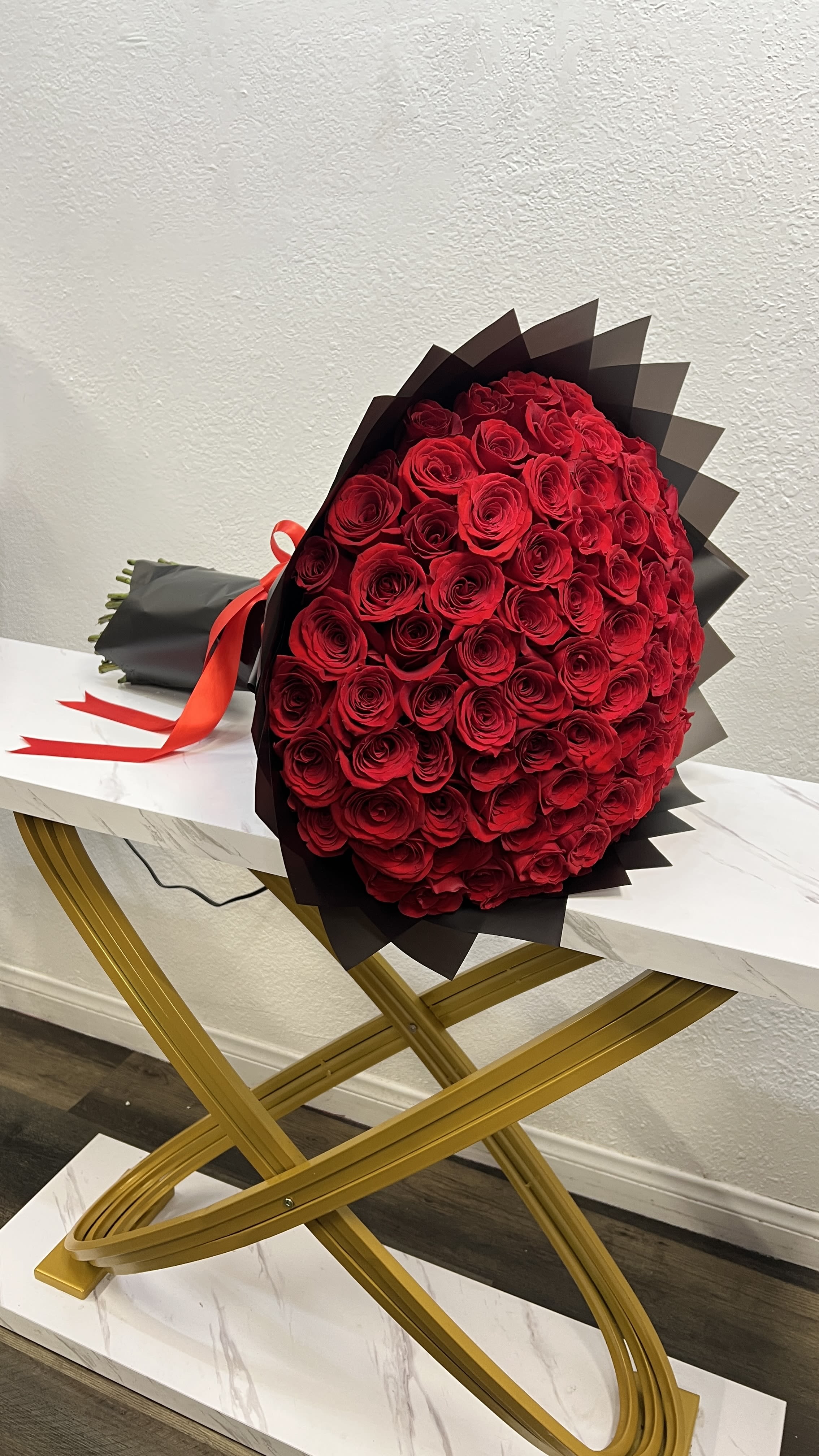 100 Roses - Bouquet With Red Roses  - Buyer will receive a bouquet with 100 Red roses  