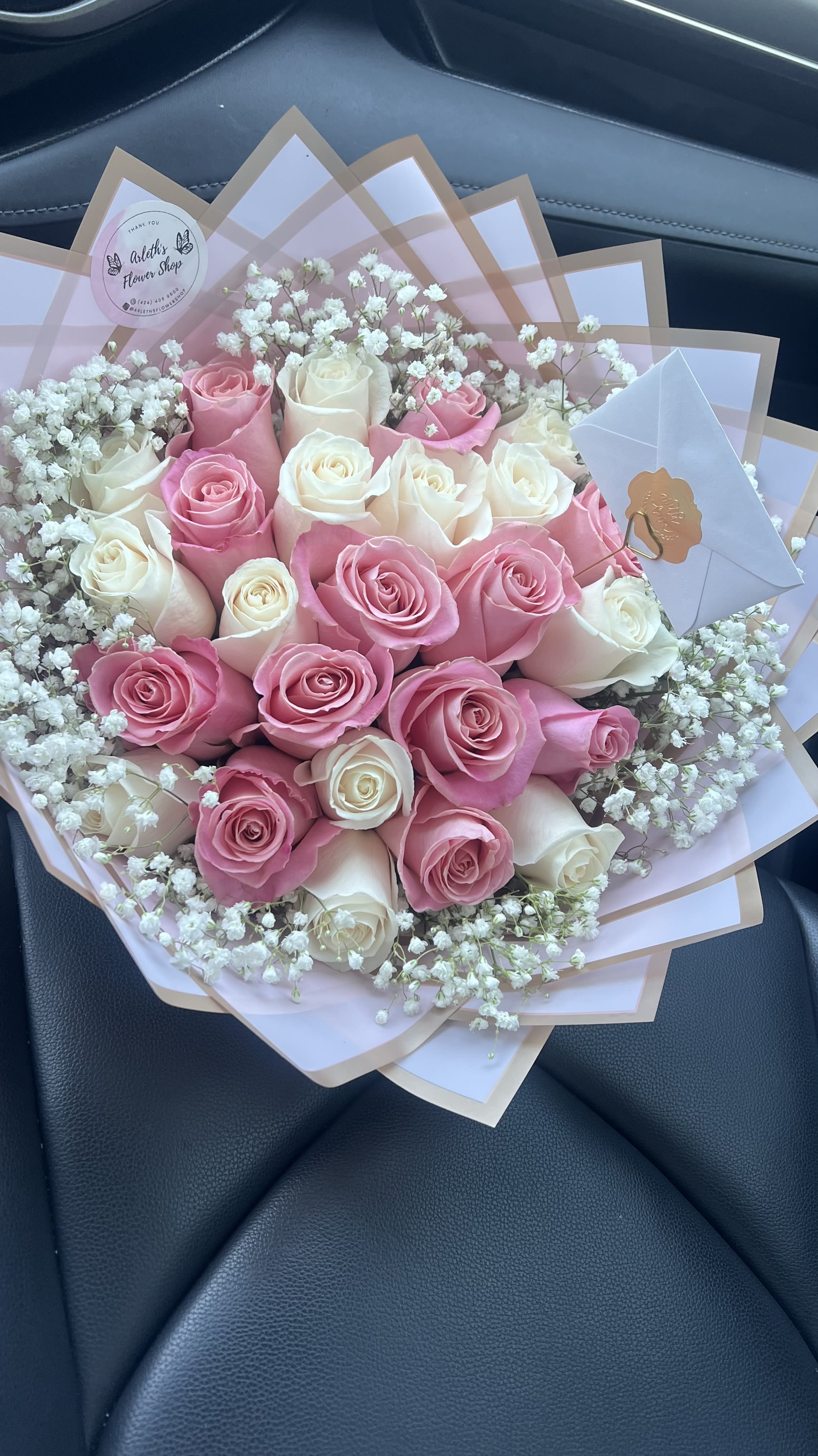25 Roses - Bouquet With White &amp; Pink Roses - Buyer will receive 25 roses in total. 