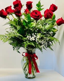 Classic dozen red roses - One dozen premium red roses in vase.  