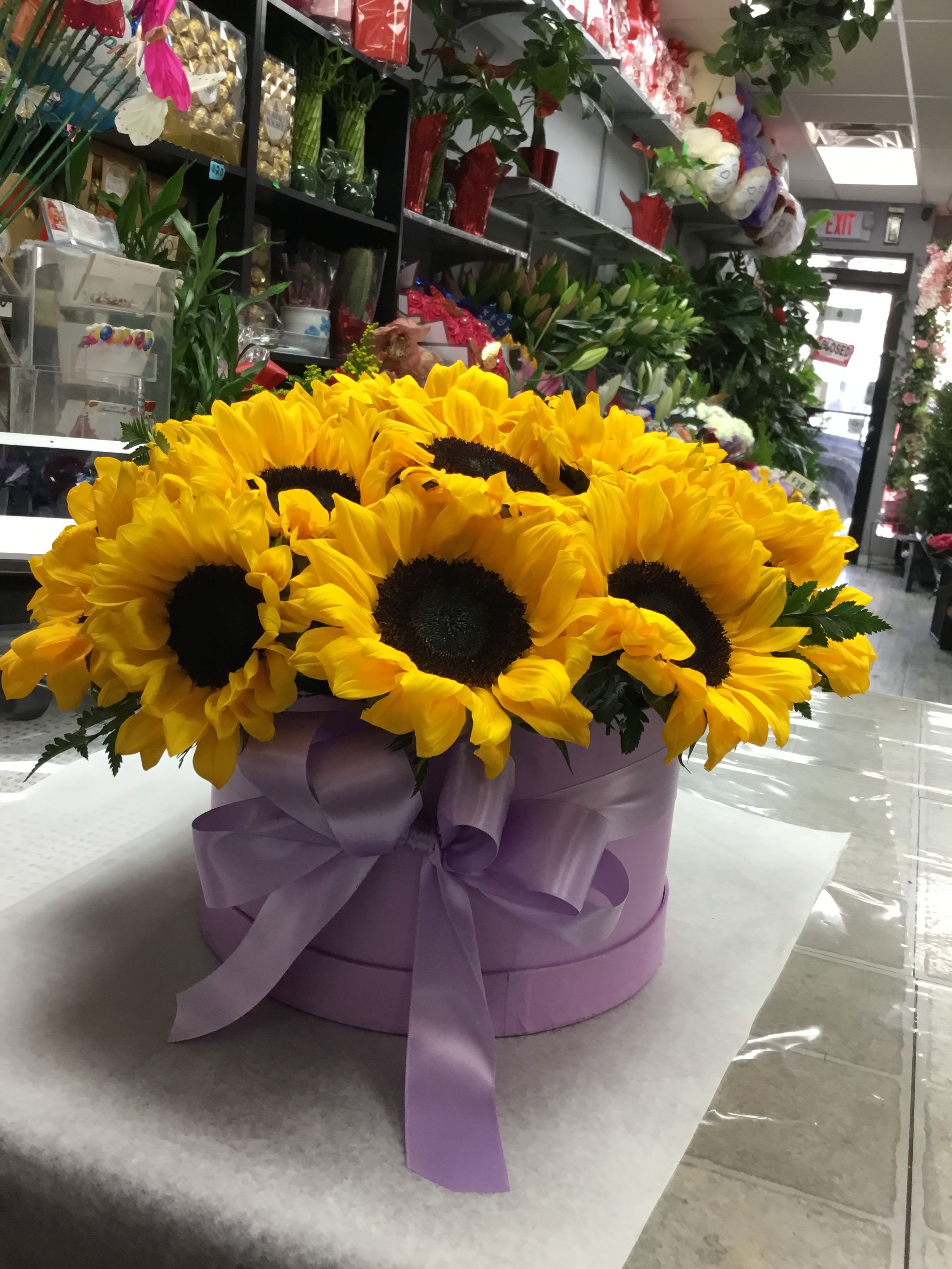 Sunny Day  - Box with sunflowers 