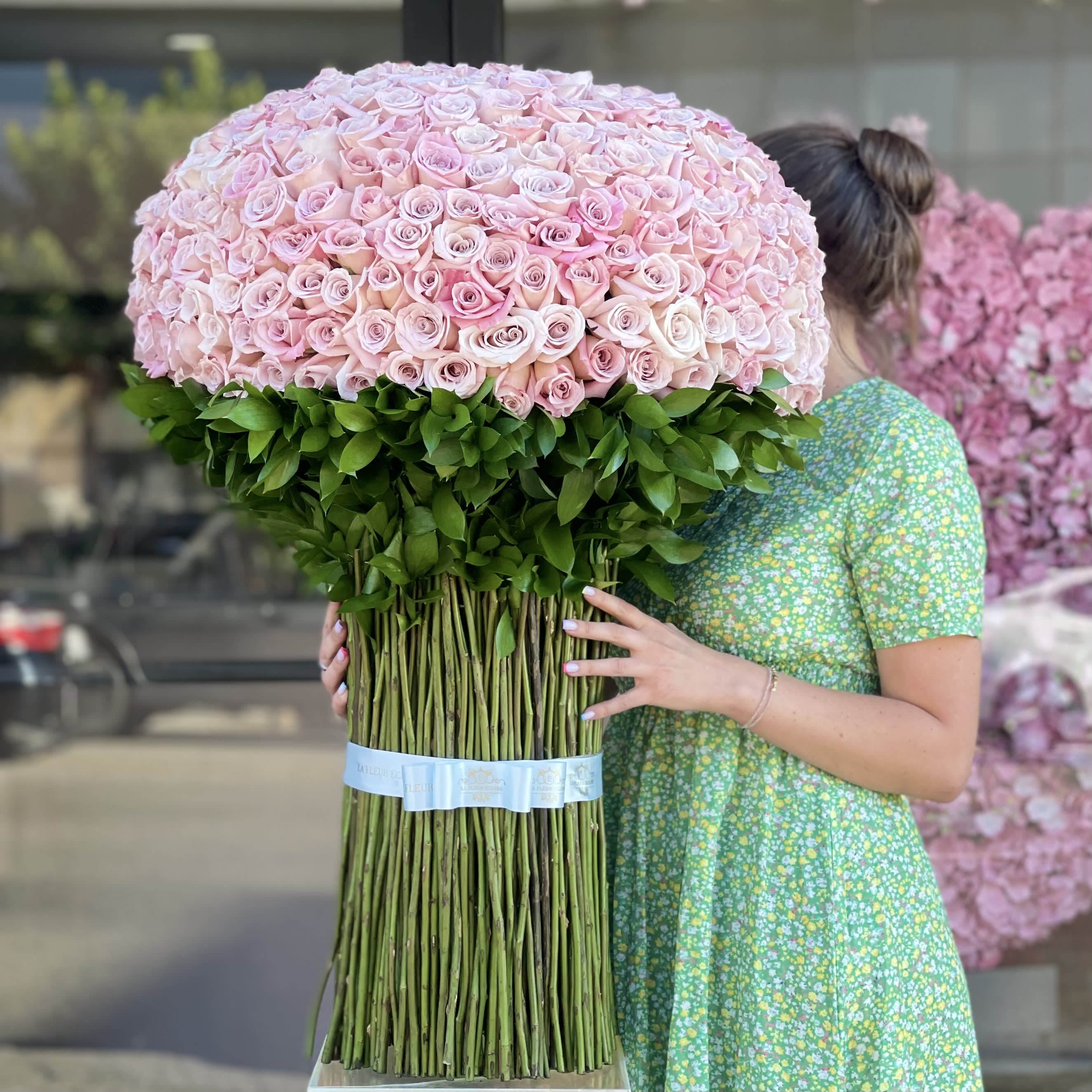 No Vase Needed - Standing Bouquet- 375 roses. This arrangement does not require a vase!! Vintage color, but very sensitive ( do not touch) 